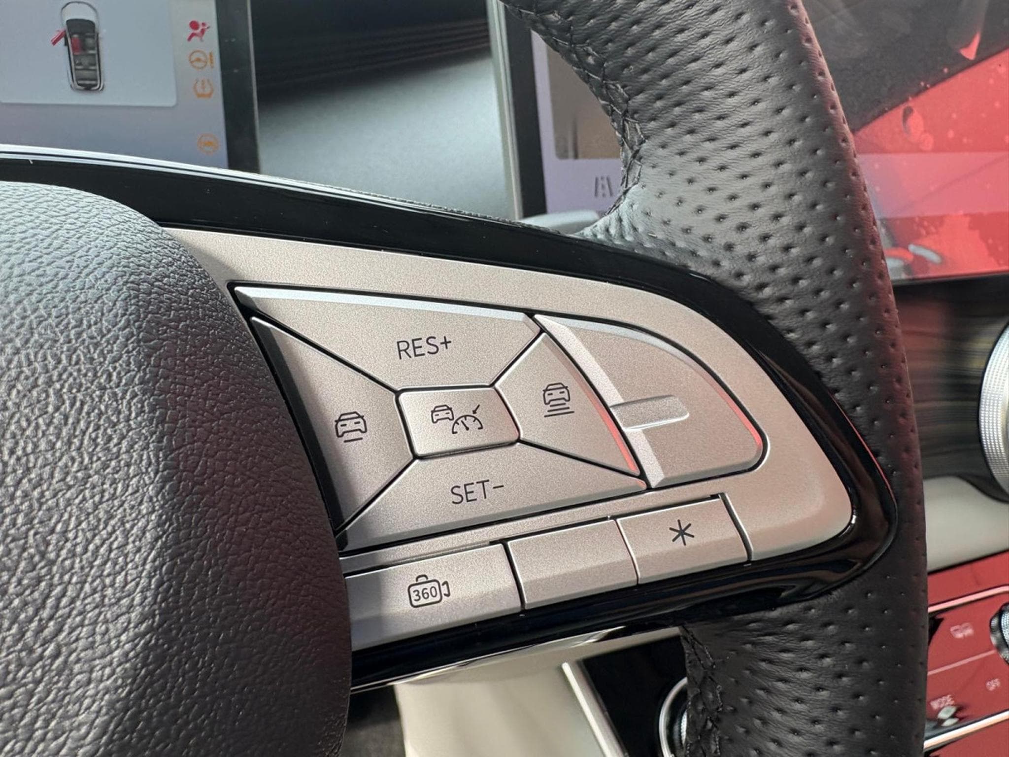 Forthing U-Tour M4 PHEV (2026) - Photo 9