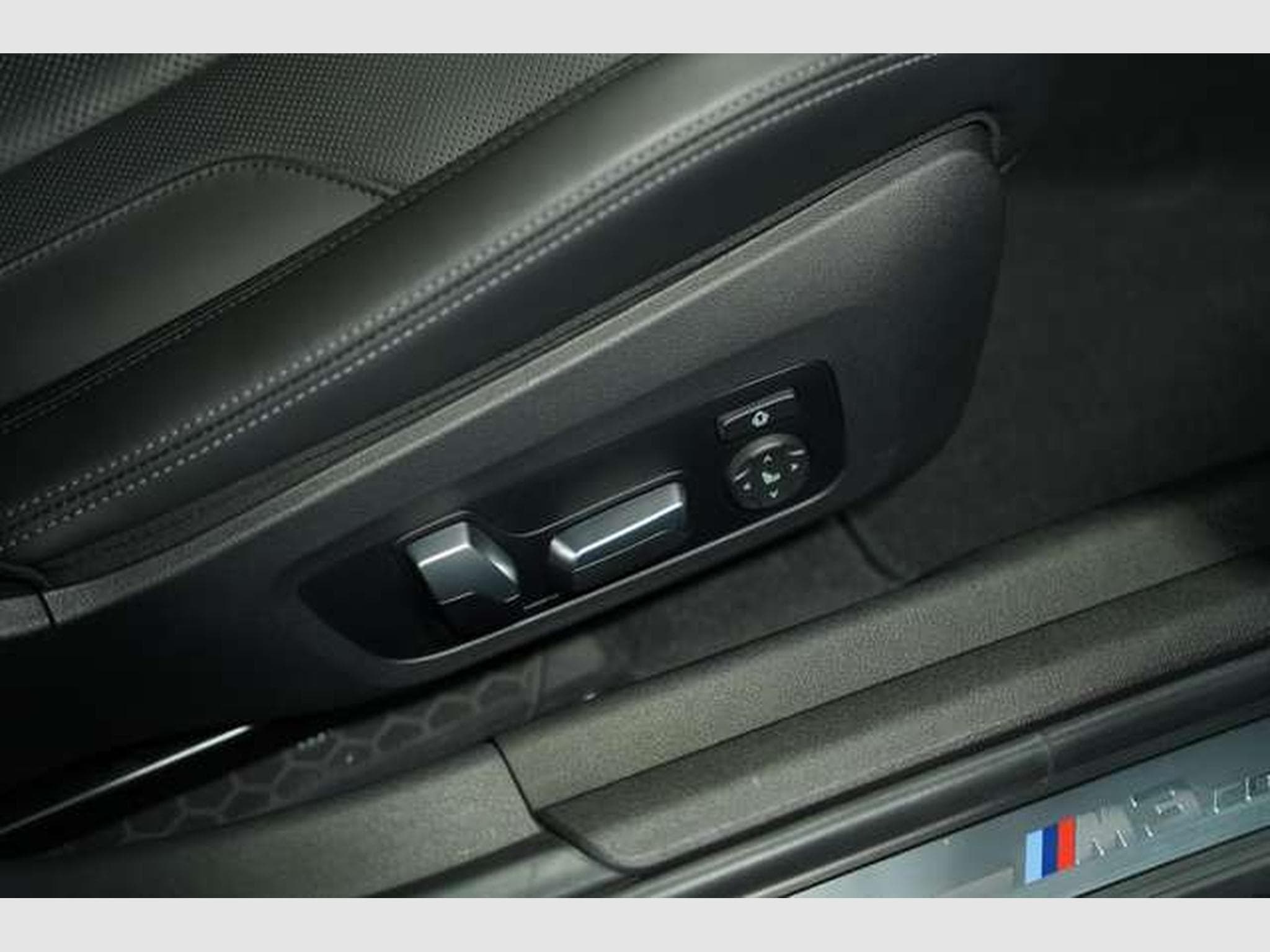 BMW M3 xD Competition 1.H *20 *H&K *Carbon (2022) - Photo 24