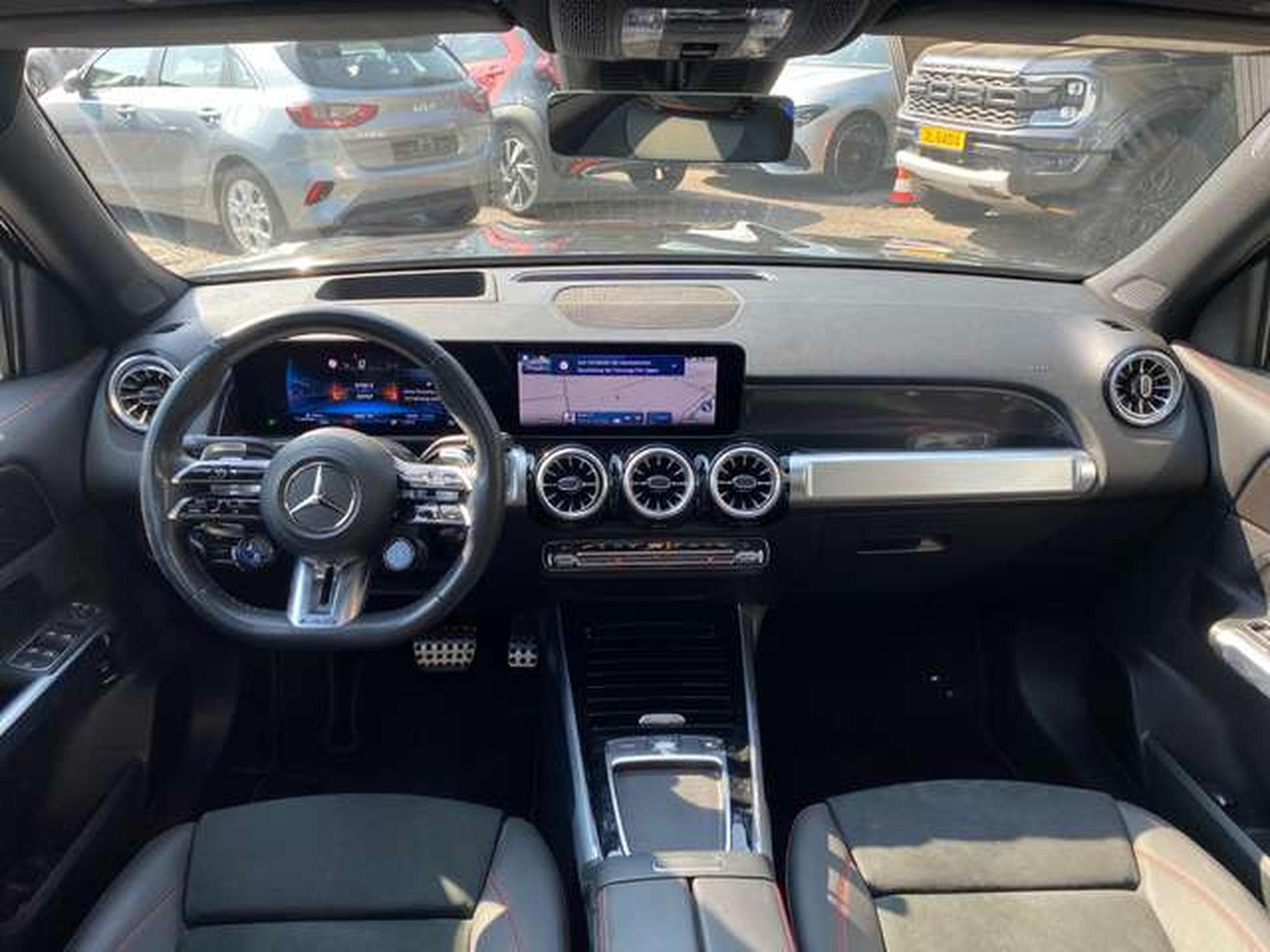 Mercedes GLB 35 AMG AMG GLB 35 4Matic AMG Speedshift DCT 8G (2024) - Photo 16