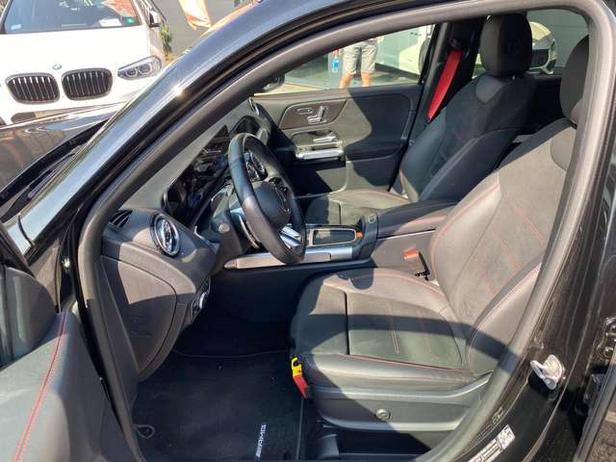 Mercedes GLB 35 AMG AMG GLB 35 4Matic AMG Speedshift DCT 8G (2024) - Photo 8