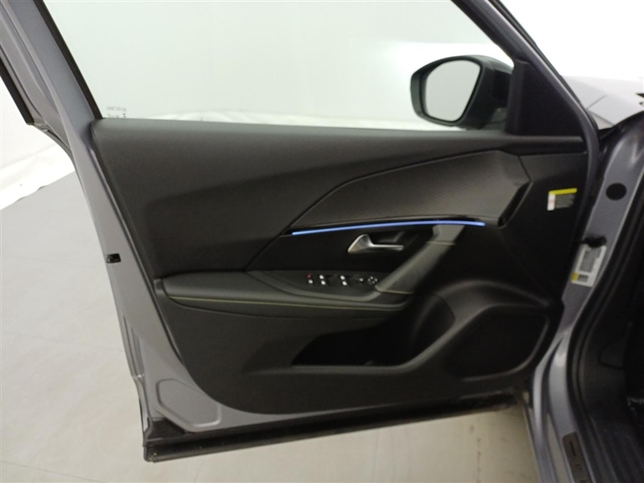 Peugeot 2008 1.2 PureTech GT Line PANO/CAM/CARPLAY (2021) - Photo 18