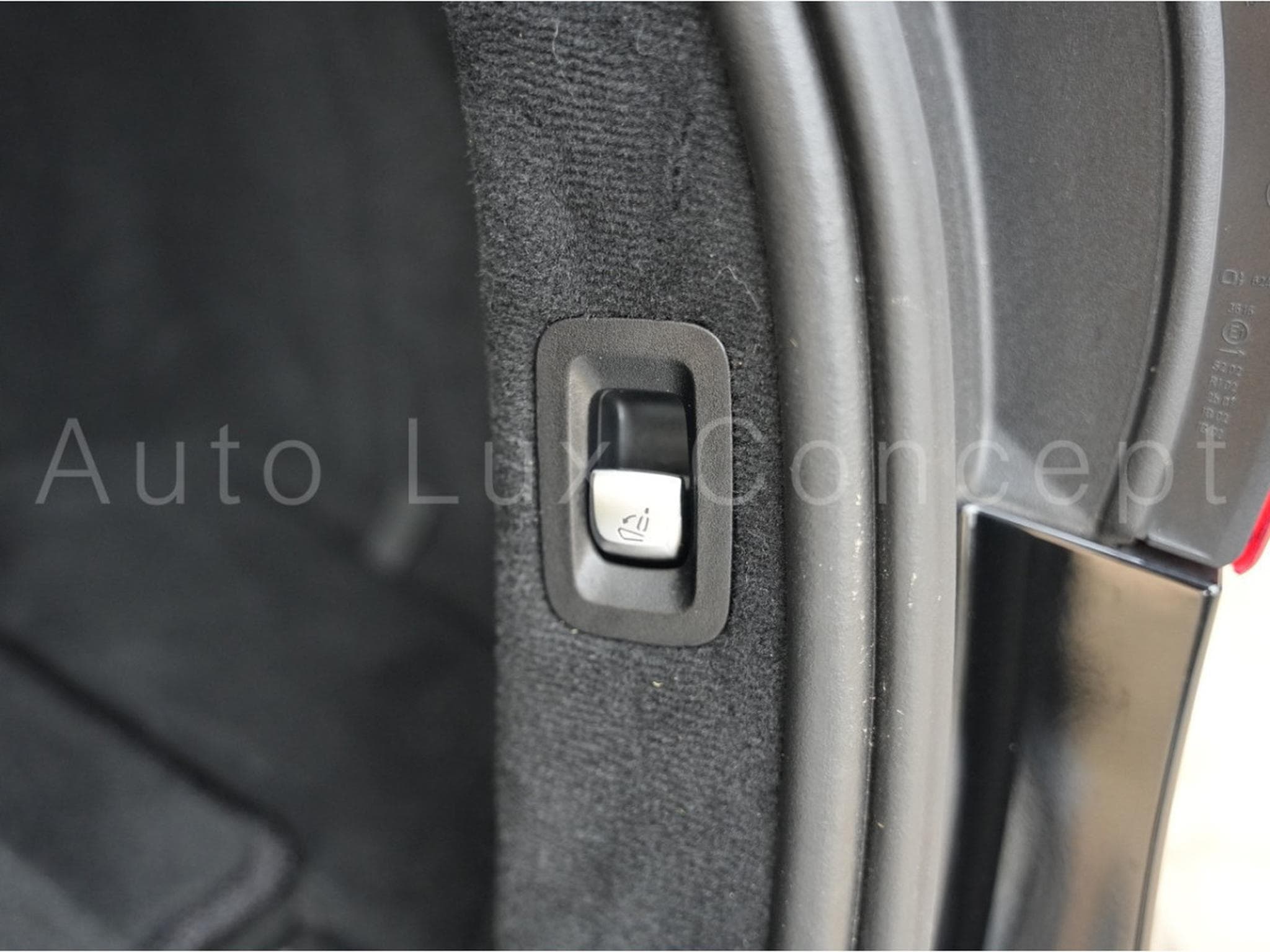 Mercedes C 180 Break AMG Line 9G-TRONIC (2020) - Photo 24