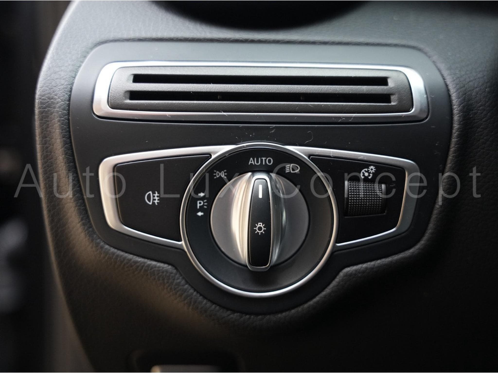 Mercedes C 180 Break AMG Line 9G-TRONIC (2020) - Photo 29