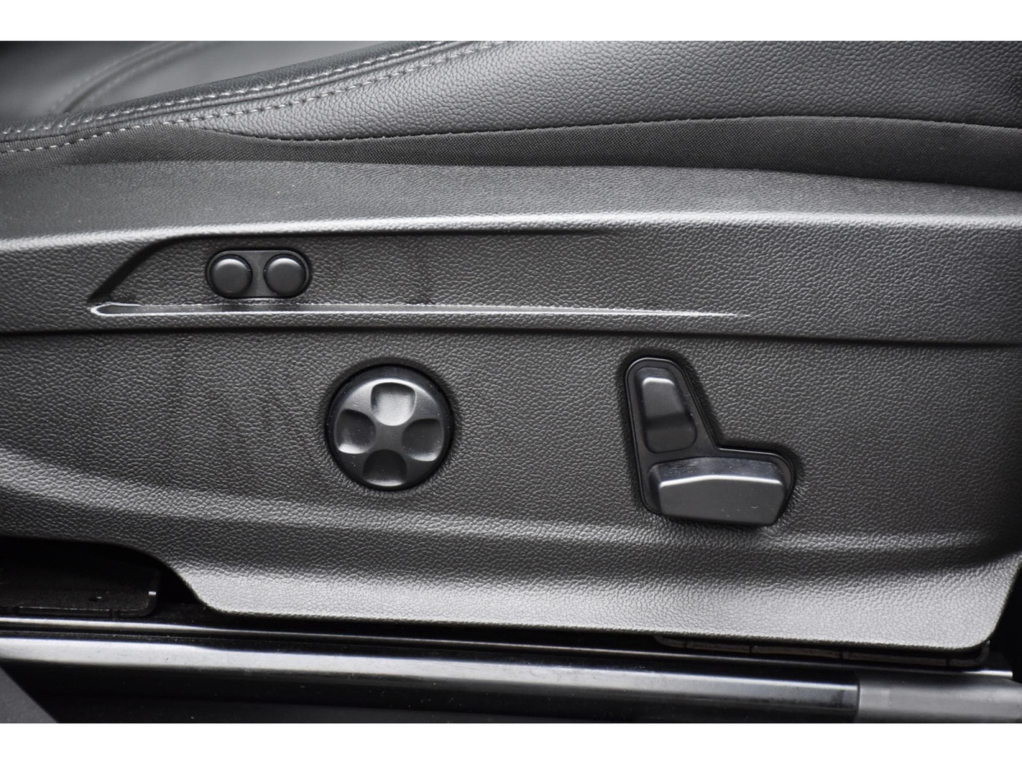 Alfa-Romeo Stelvio 2.0T Q4 Sprint TO CUIR MEMO ACC SIDE LANE GPS CAM 1° MAIN (2020) - Photo 23