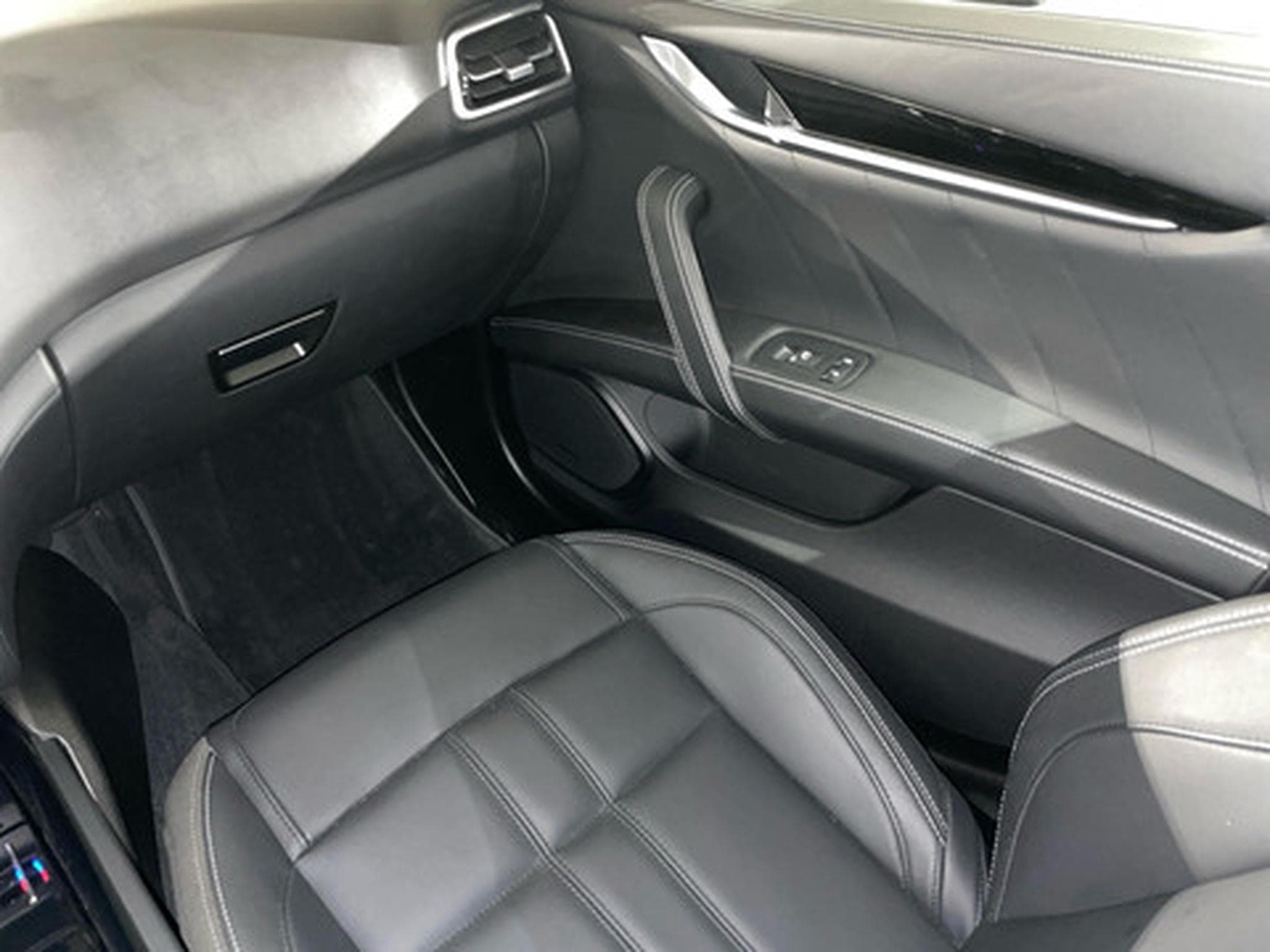 Maserati Ghibli 3.0 V6 Modena S Aut. 4x4 (2022) - Photo 8