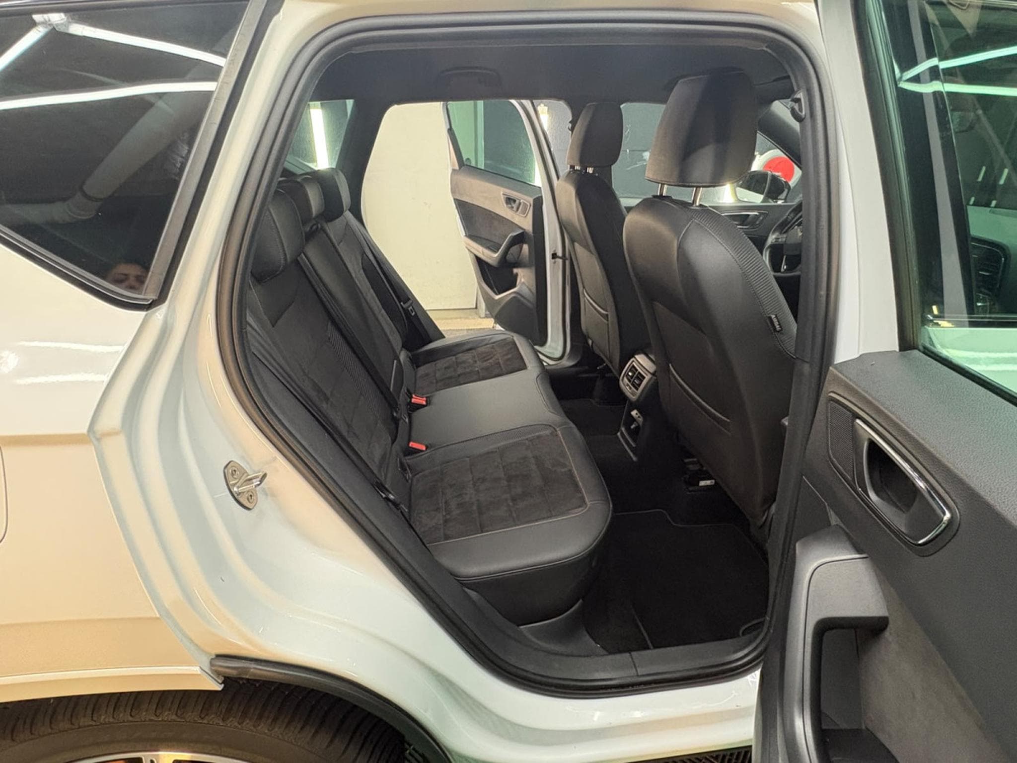 Cupra Ateca 2.0 TSI 221KW aut.,360°Kamera, Beats Sound, Assist, 19", Key (2018) - Photo 9