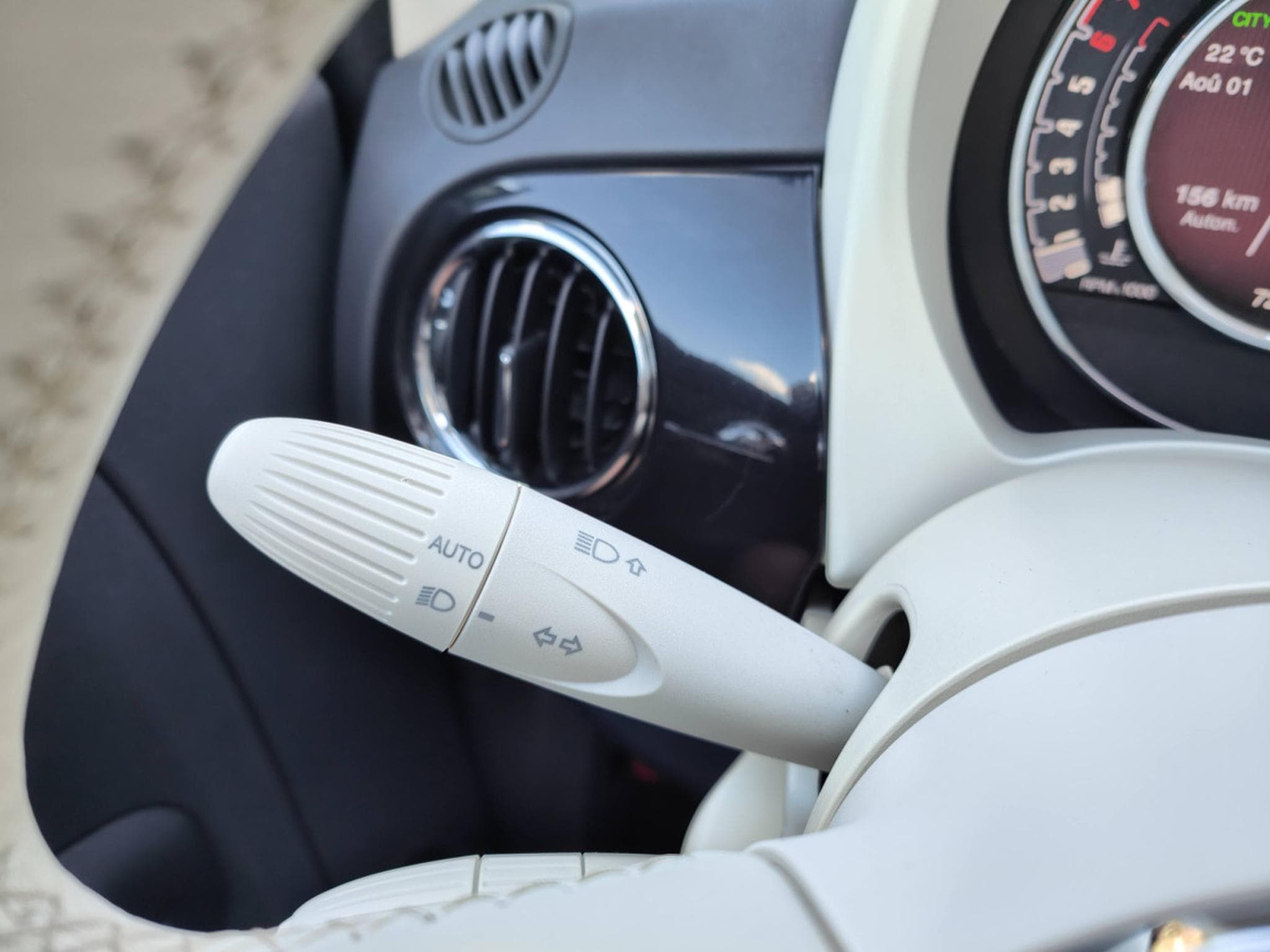 Fiat 500 1.2 CABRIO GPS CLIM CRUISE BLUETOOTH (2018) - Photo 13