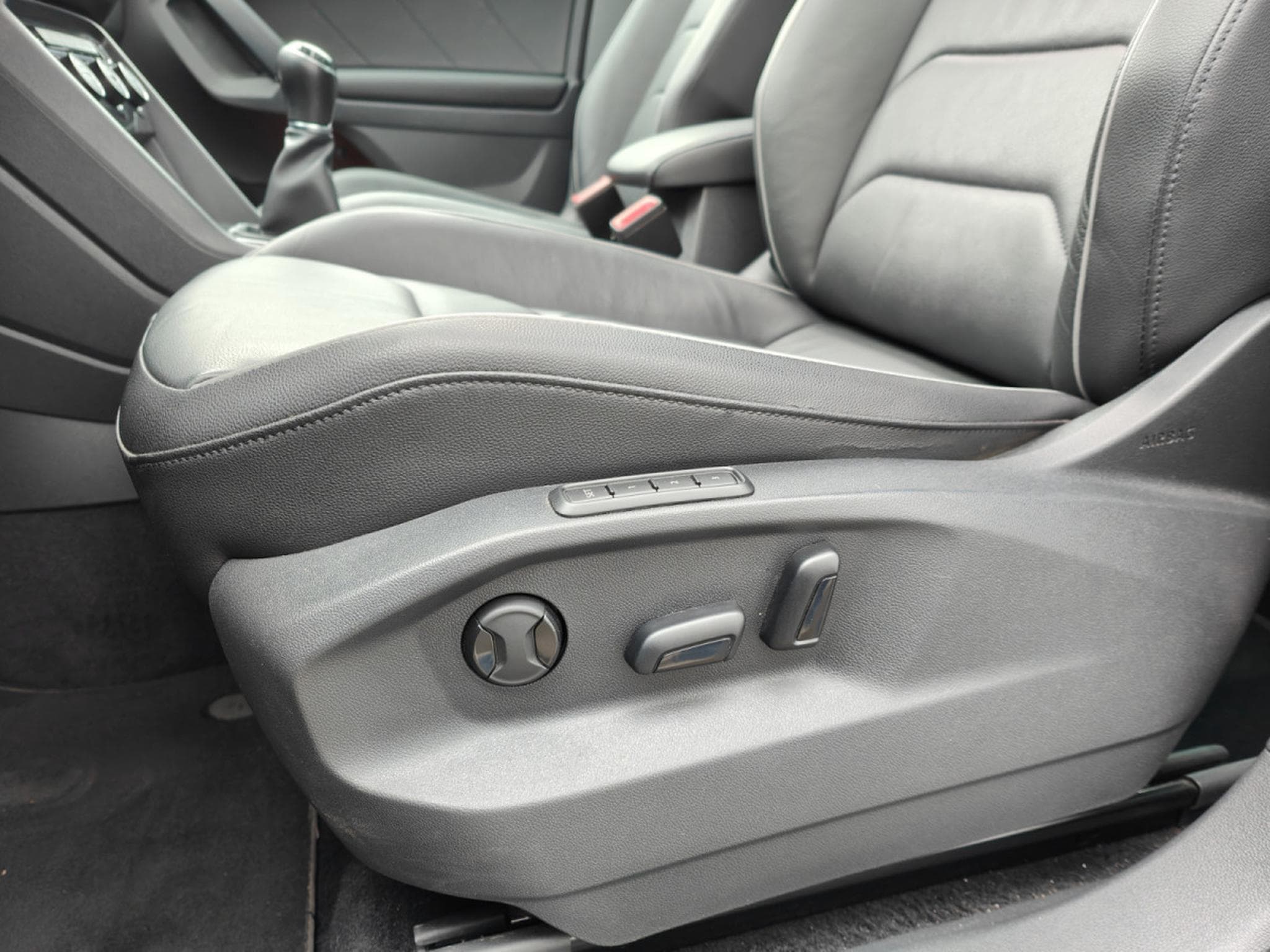 VW Tiguan 1.4 TSI CARPLAY TOIT OUVRANT CUIR GPS BLUETOOTH CAMERA (2017) - Photo 12
