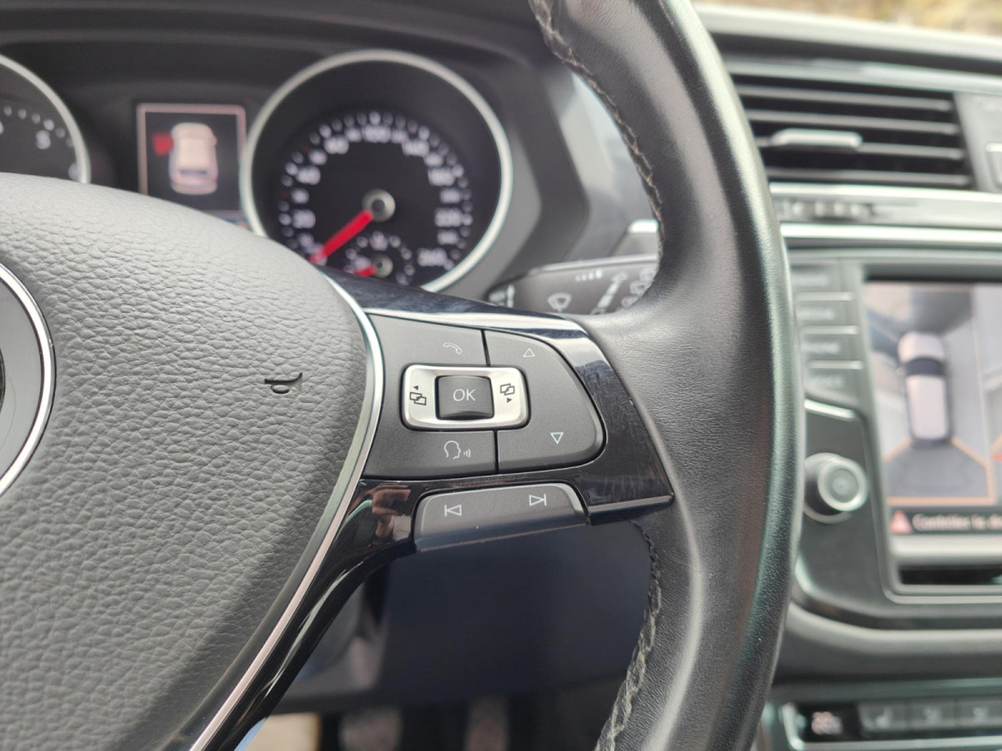 VW Tiguan 1.4 TSI CARPLAY TOIT OUVRANT CUIR GPS BLUETOOTH CAMERA (2017) - Photo 20