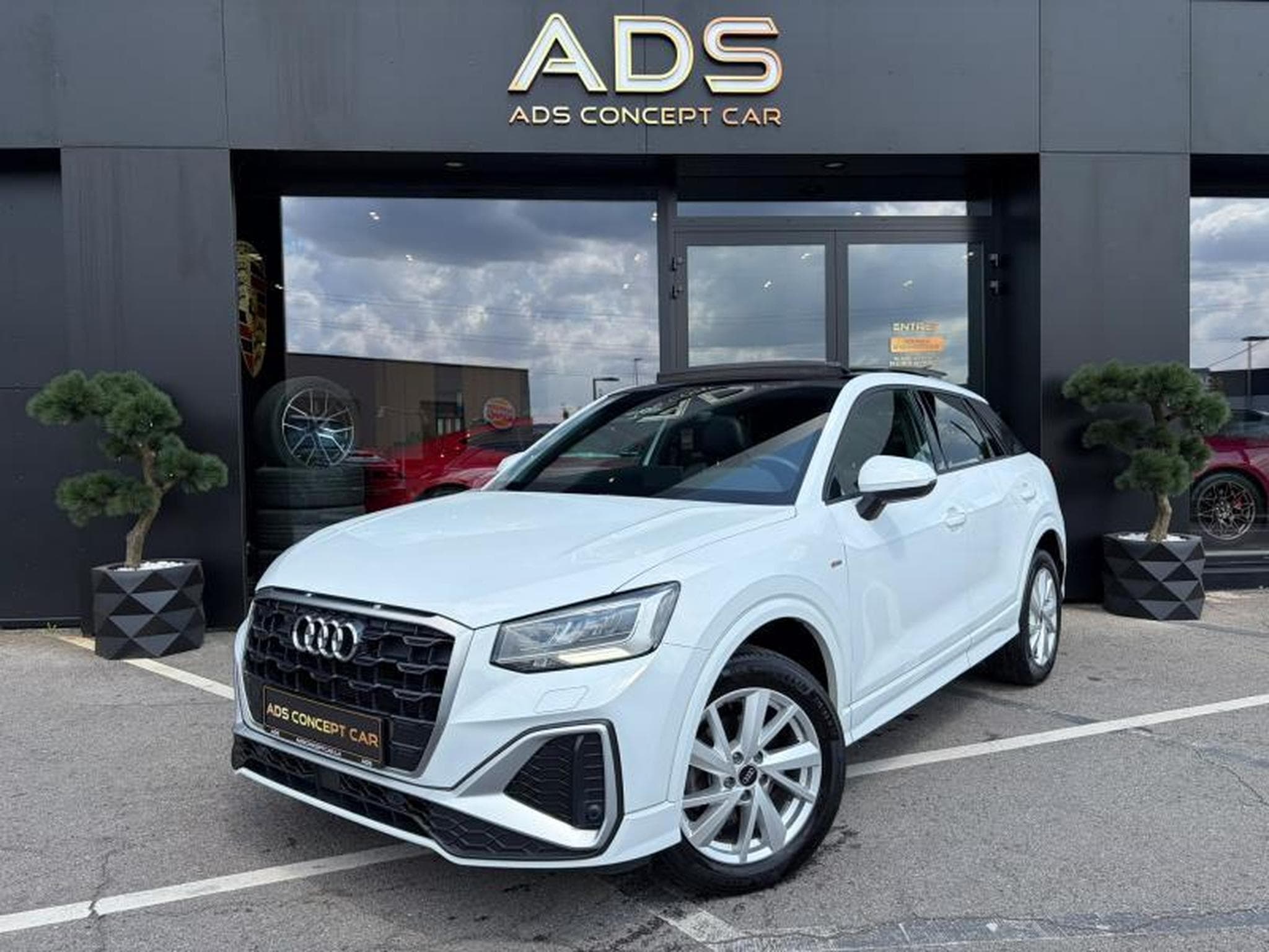 Audi Q2 S line/Toit Ouvrant/Sièges chauffants/ACC (2022) - Photo 2
