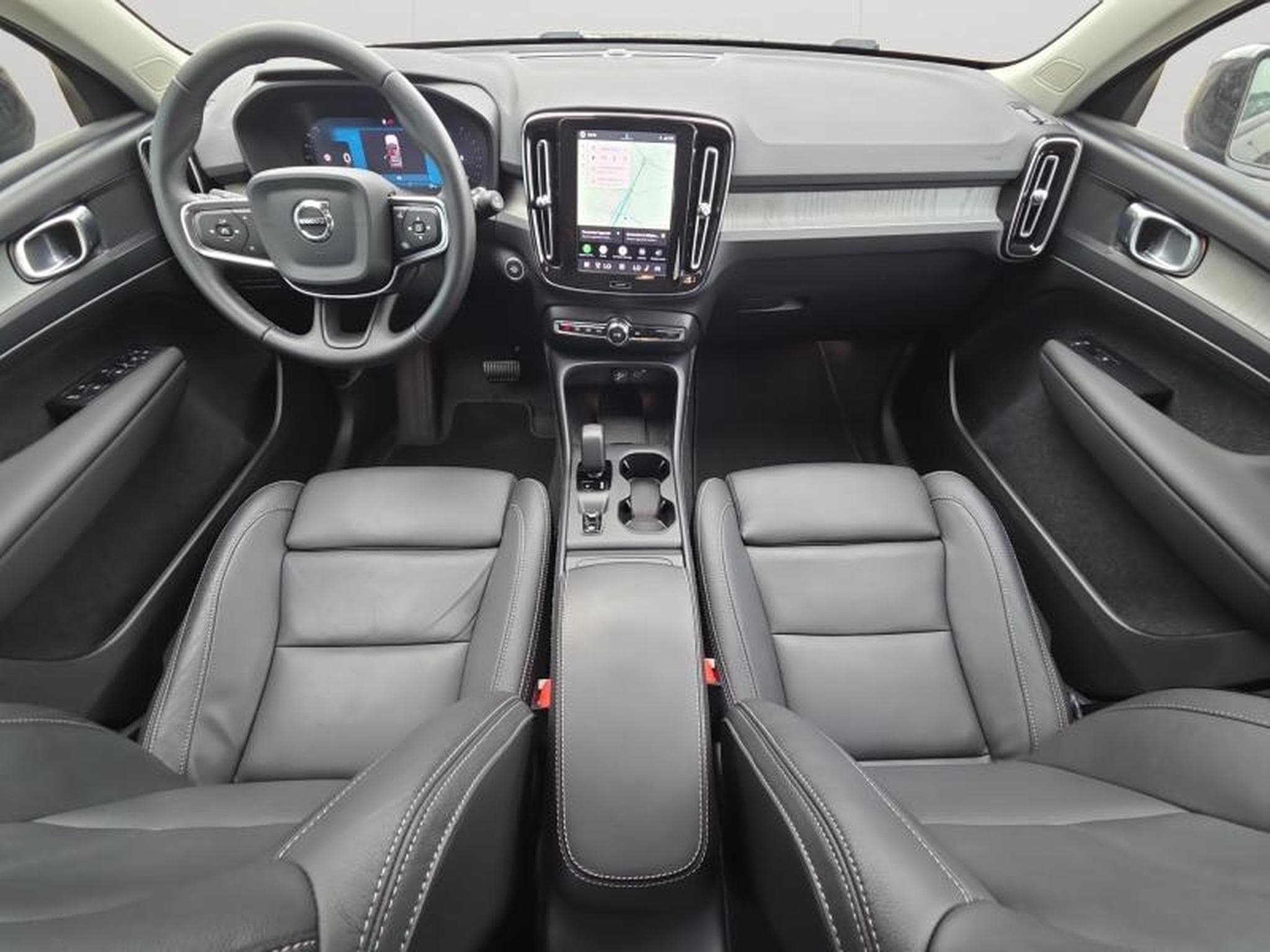 Volvo XC40 B3 Core 2026 / Essence (2025) - Photo 10