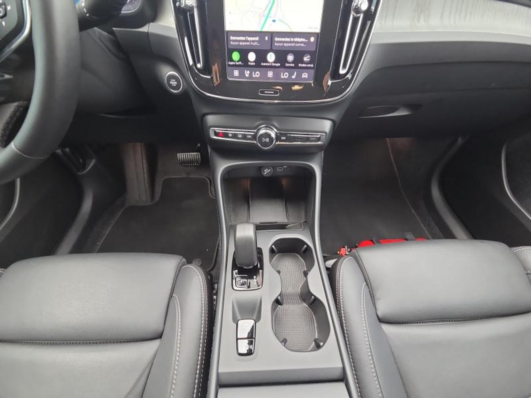 Volvo XC40 B3 Core 2026 / Essence (2025) - Photo 11