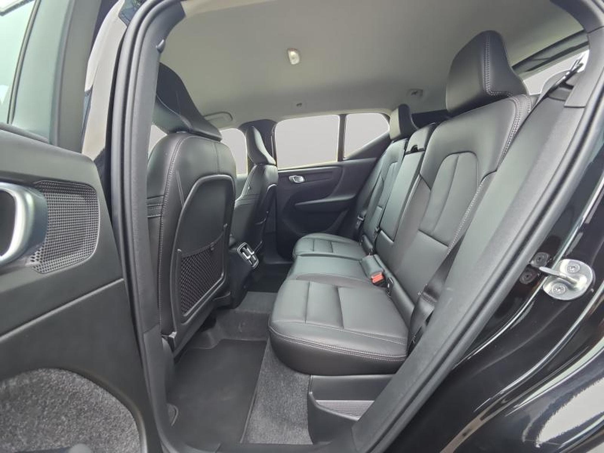 Volvo XC40 B3 Core 2026 / Essence (2025) - Photo 13