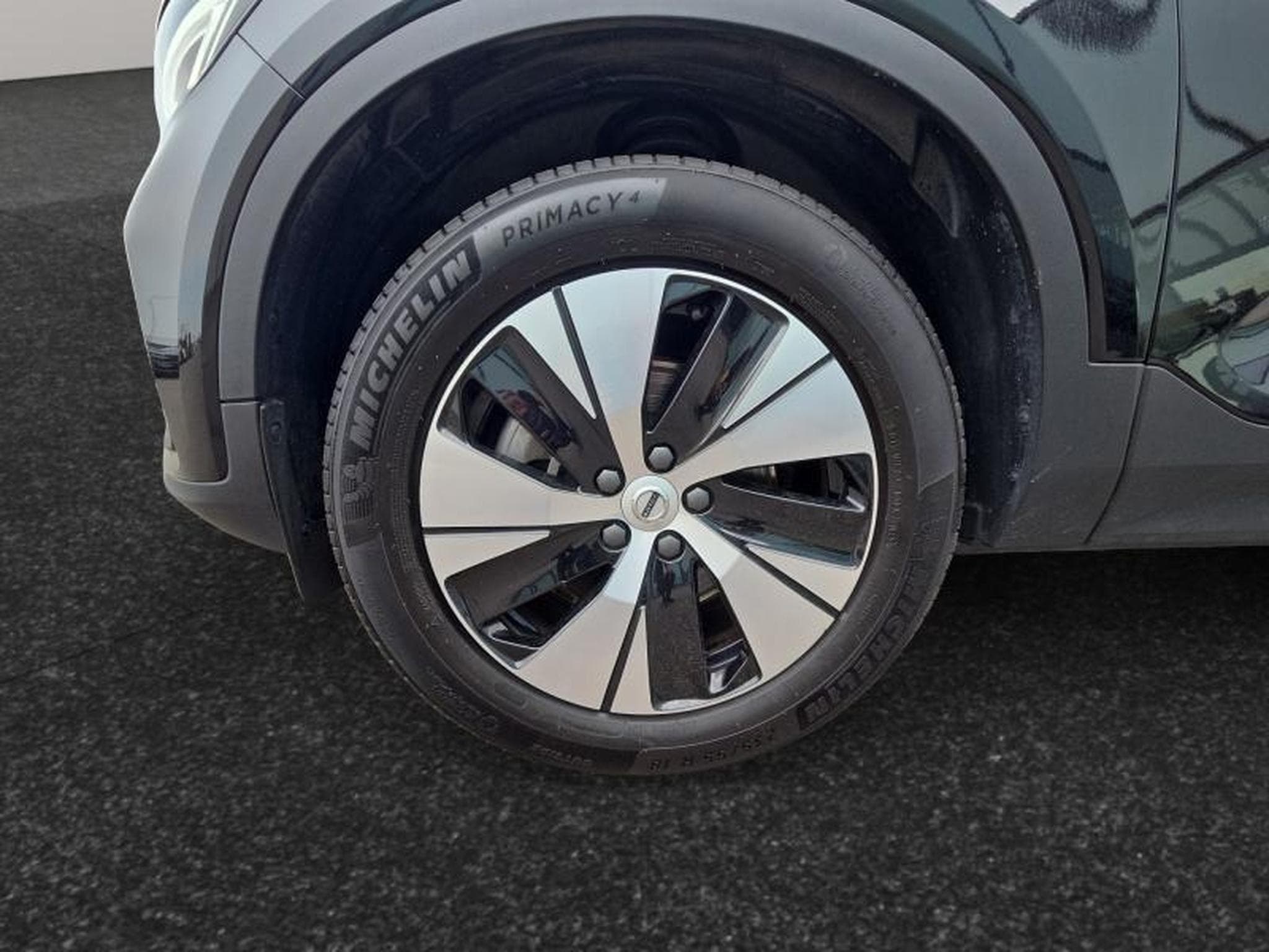 Volvo XC40 B3 Core 2026 / Essence (2025) - Photo 14