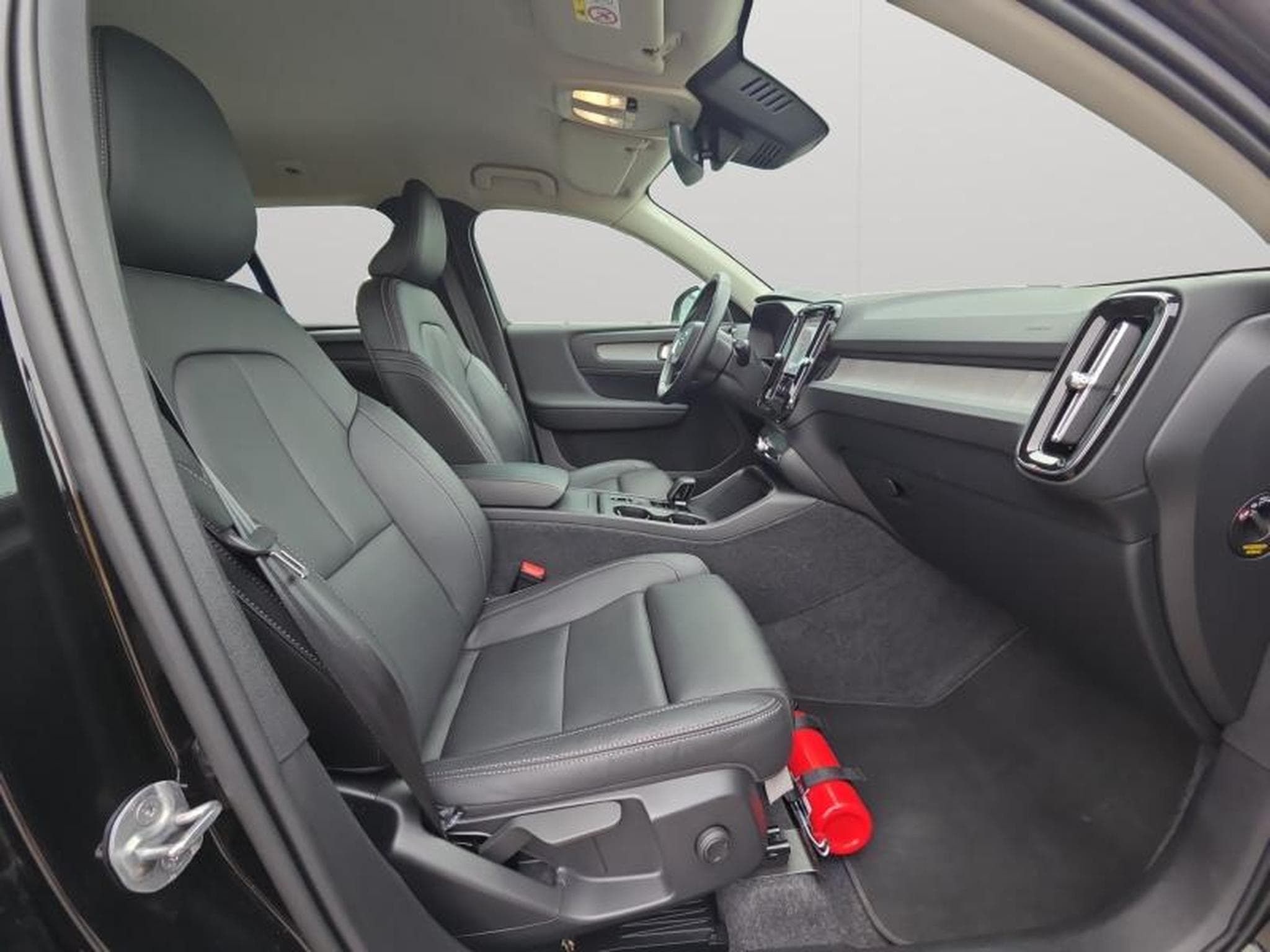 Volvo XC40 B3 Core 2026 / Essence (2025) - Photo 15