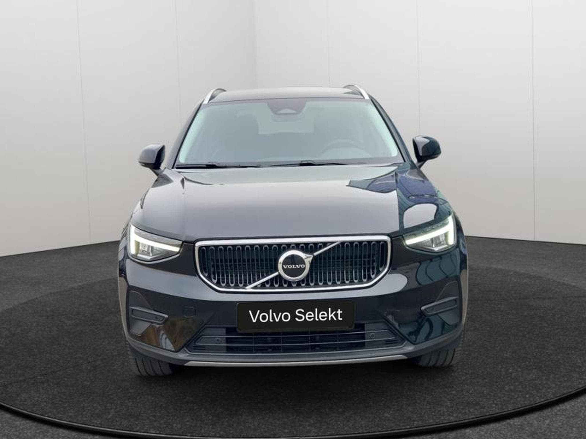 Volvo XC40 B3 Core 2026 / Essence (2025) - Photo 8