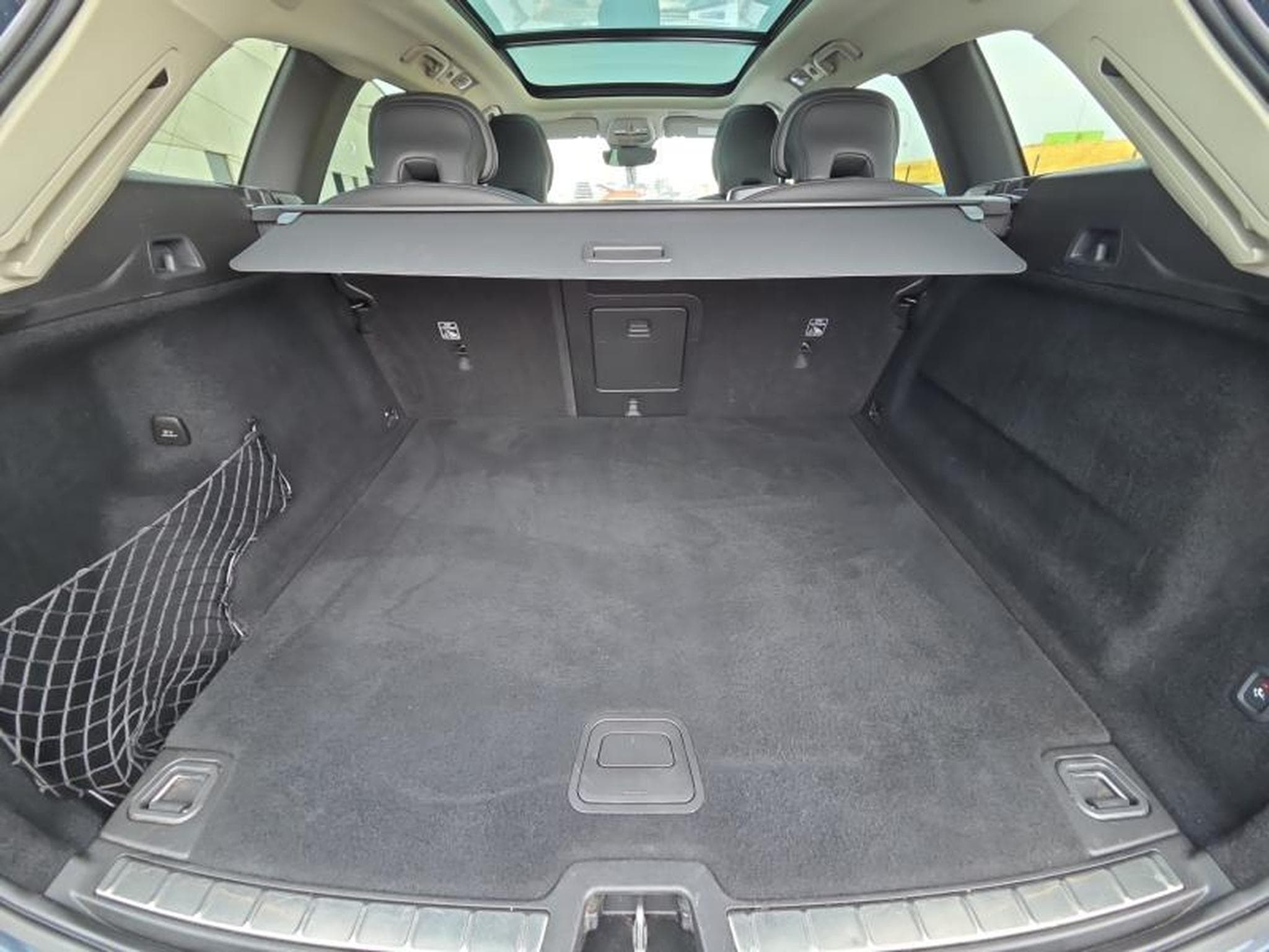 Volvo XC60 B4 Plus Dark / Essence (2023) - Photo 18