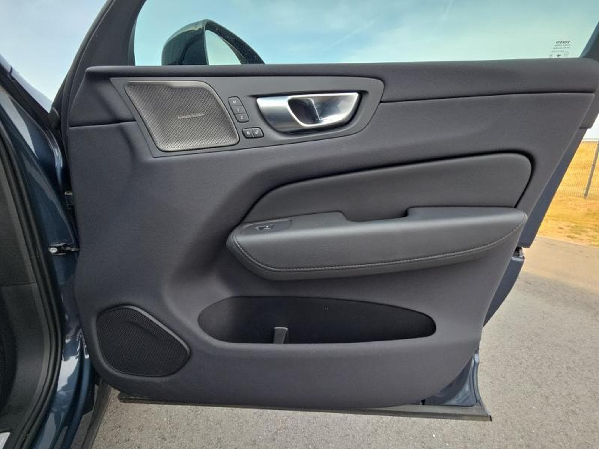 Volvo XC60 B4 Plus Dark / Essence (2023) - Photo 20