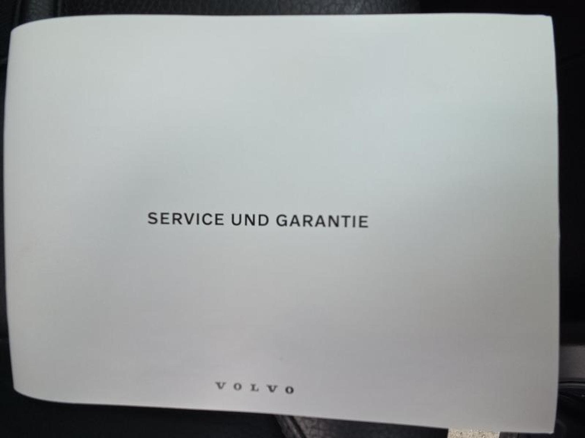 Volvo XC60 B4 Plus Dark / Essence (2023) - Photo 21