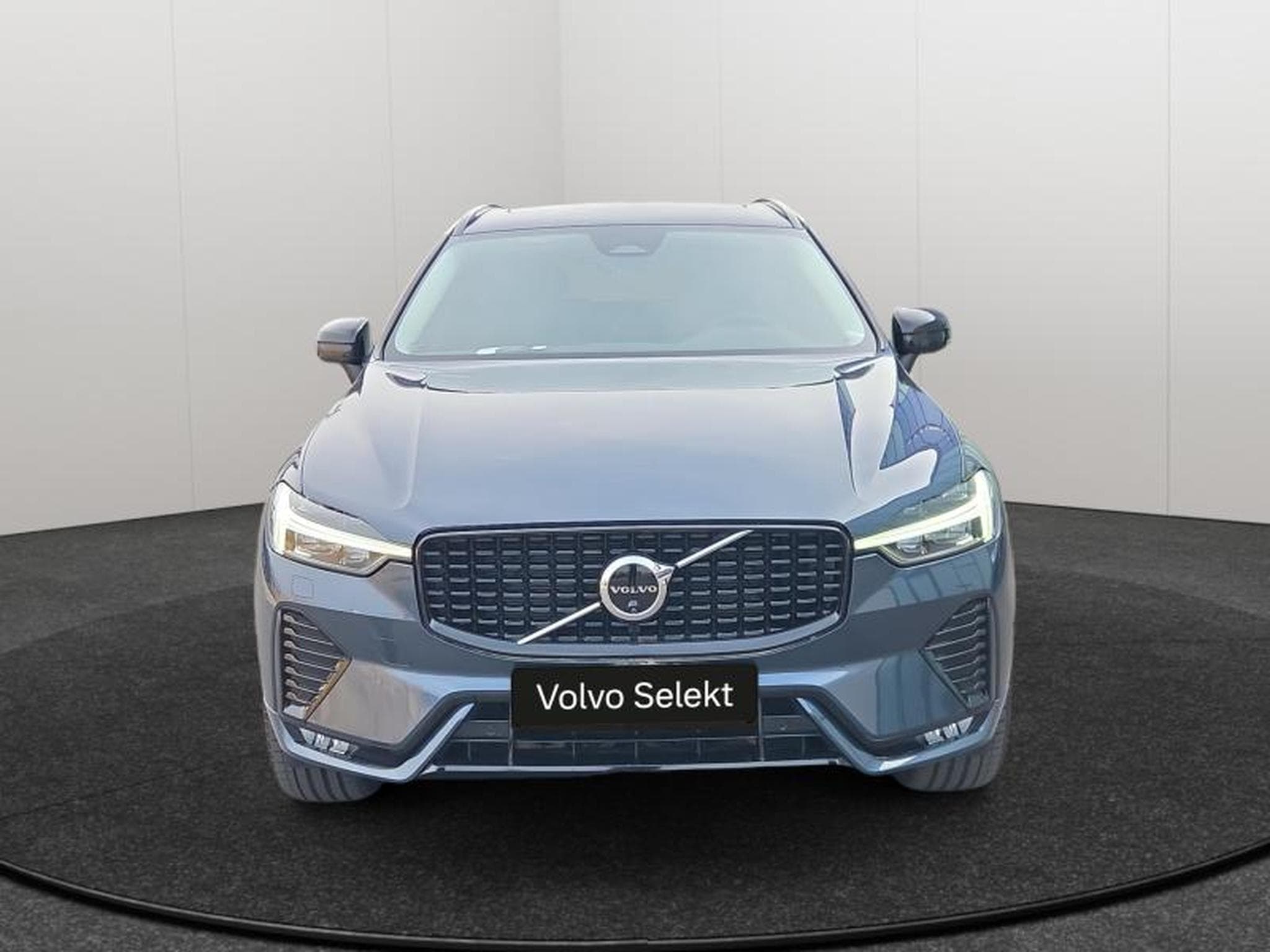Volvo XC60 B4 Plus Dark / Essence (2023) - Photo 8