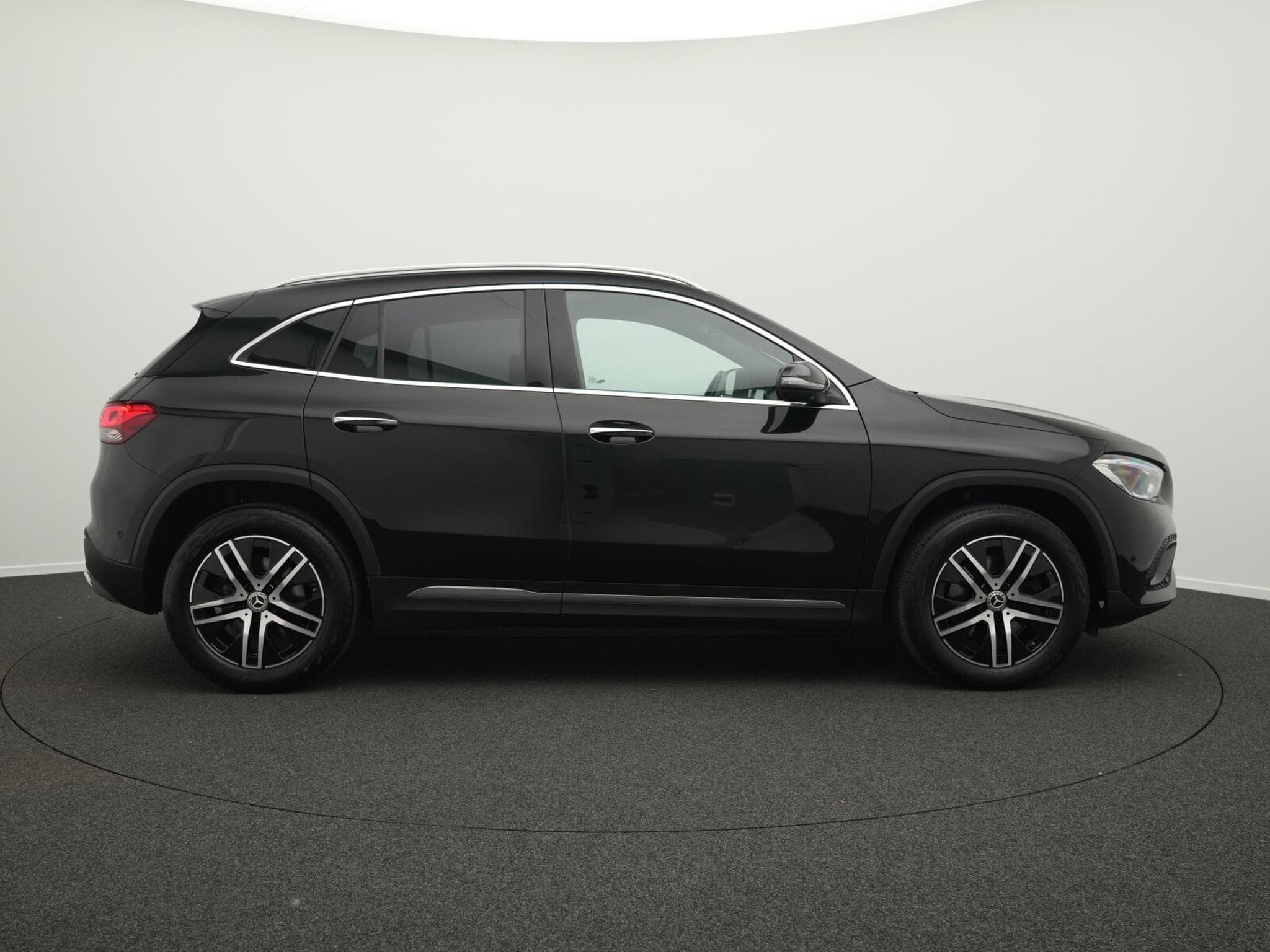 Mercedes GLA 250 4MATIC Off-Roader Multi+360°+Apple (2022) - Photo 5