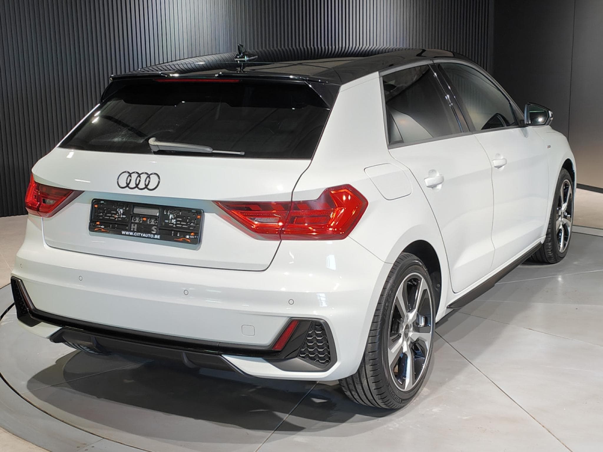 Audi A1 A1 SPORTBACK 30 TFSI S-LINE S-TRONIC CARPLAY ECLAIRAGE AMBIA (2023) - Photo 3