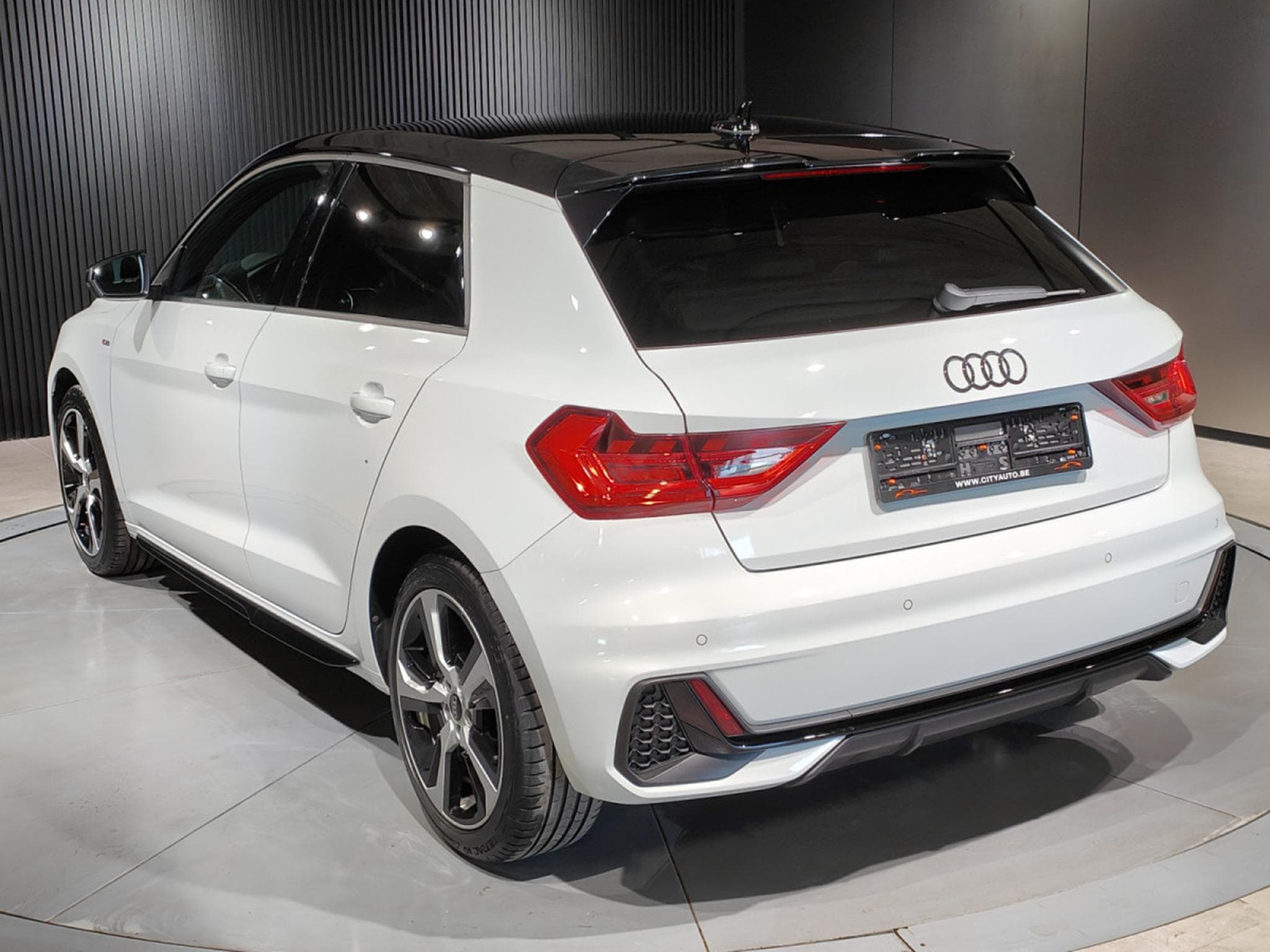 Audi A1 A1 SPORTBACK 30 TFSI S-LINE S-TRONIC CARPLAY ECLAIRAGE AMBIA (2023) - Photo 4