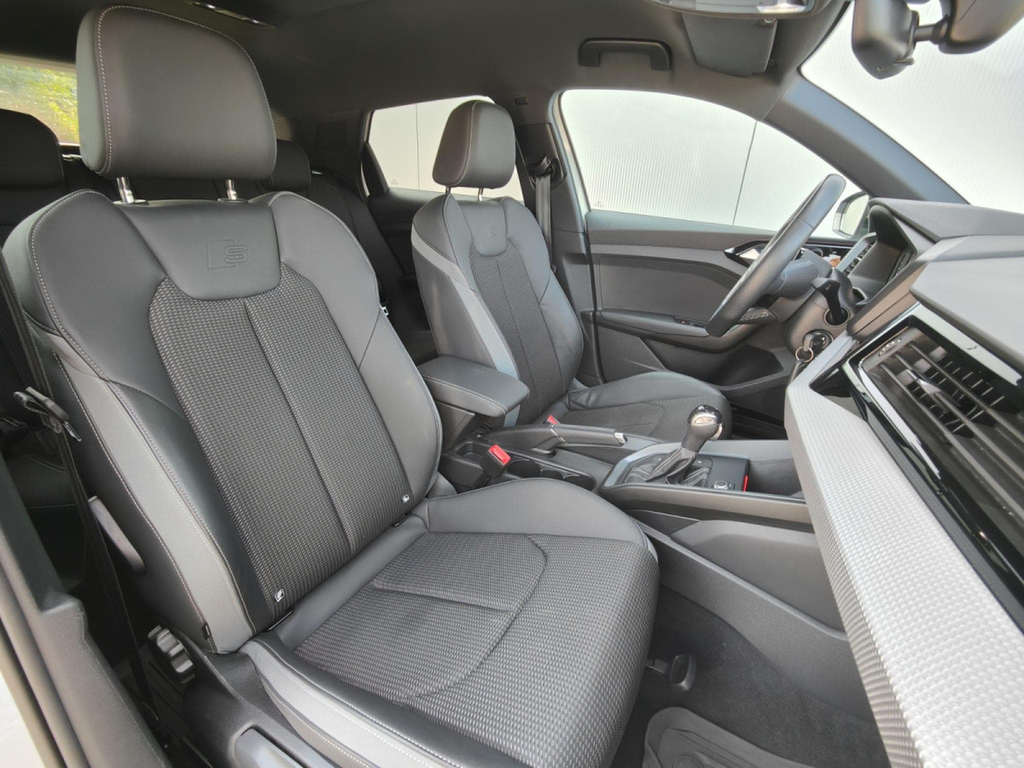 Audi A1 A1 SPORTBACK 30 TFSI S-LINE S-TRONIC CARPLAY ECLAIRAGE AMBIA (2023) - Photo 7