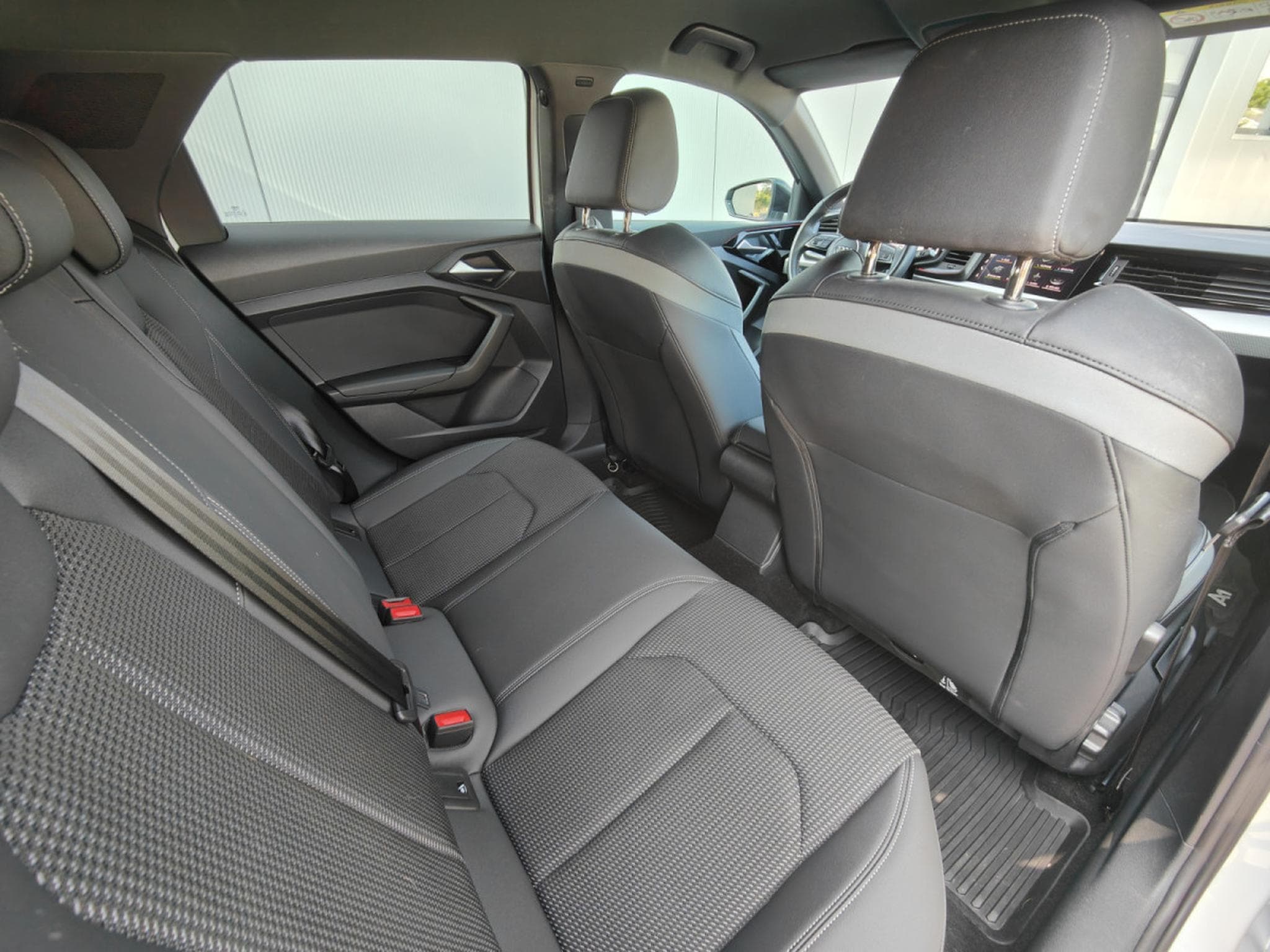 Audi A1 A1 SPORTBACK 30 TFSI S-LINE S-TRONIC CARPLAY ECLAIRAGE AMBIA (2023) - Photo 8