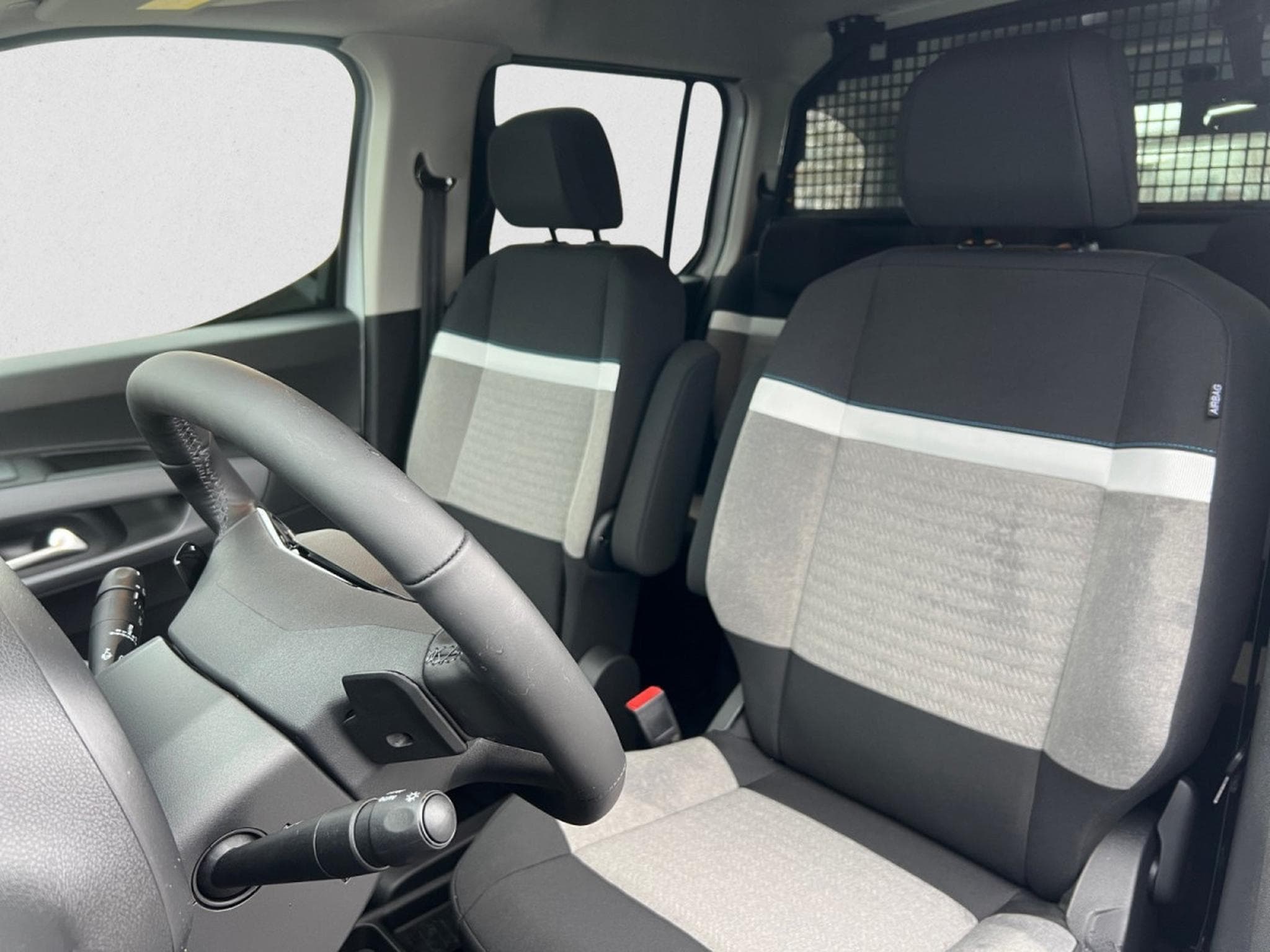 Citroën Berlingo 1.5 BlueHDi 130 EAT8 Plus (2026) - Photo 7