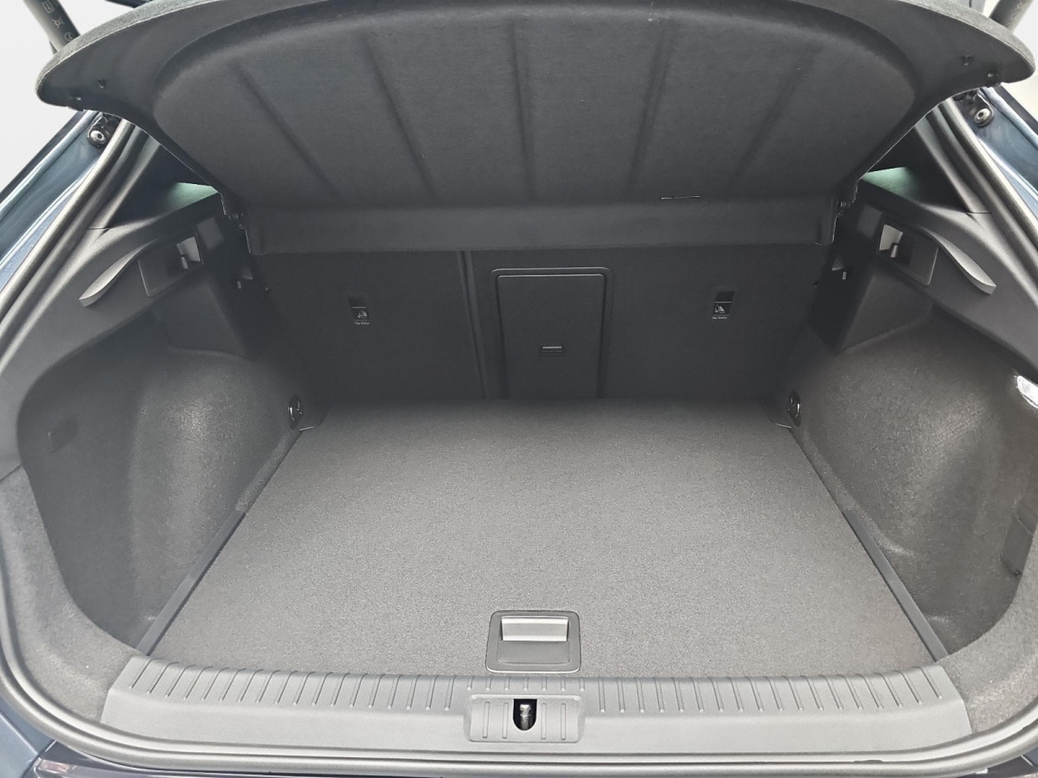 Cupra Formentor 1.5 TSi PHEV DSG 204 (2026) - Photo 14