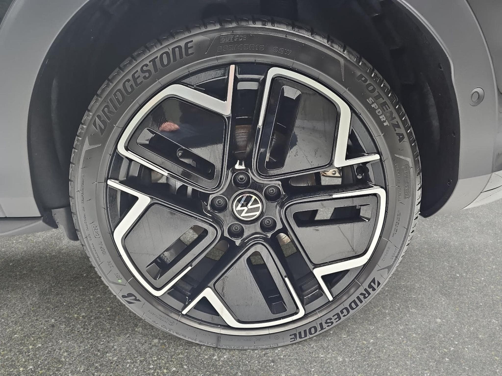 VW T-Roc 1.5 eTSi 150 DSG R-Line (2026) - Photo 6