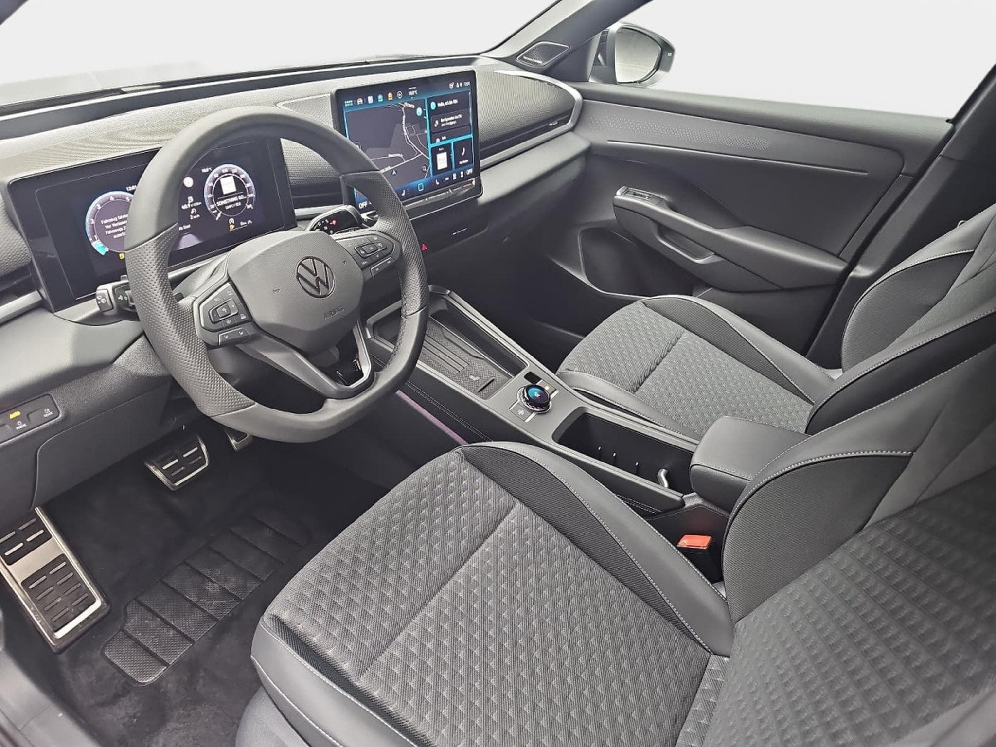 VW T-Roc 1.5 eTSi 150 DSG R-Line (2026) - Photo 17