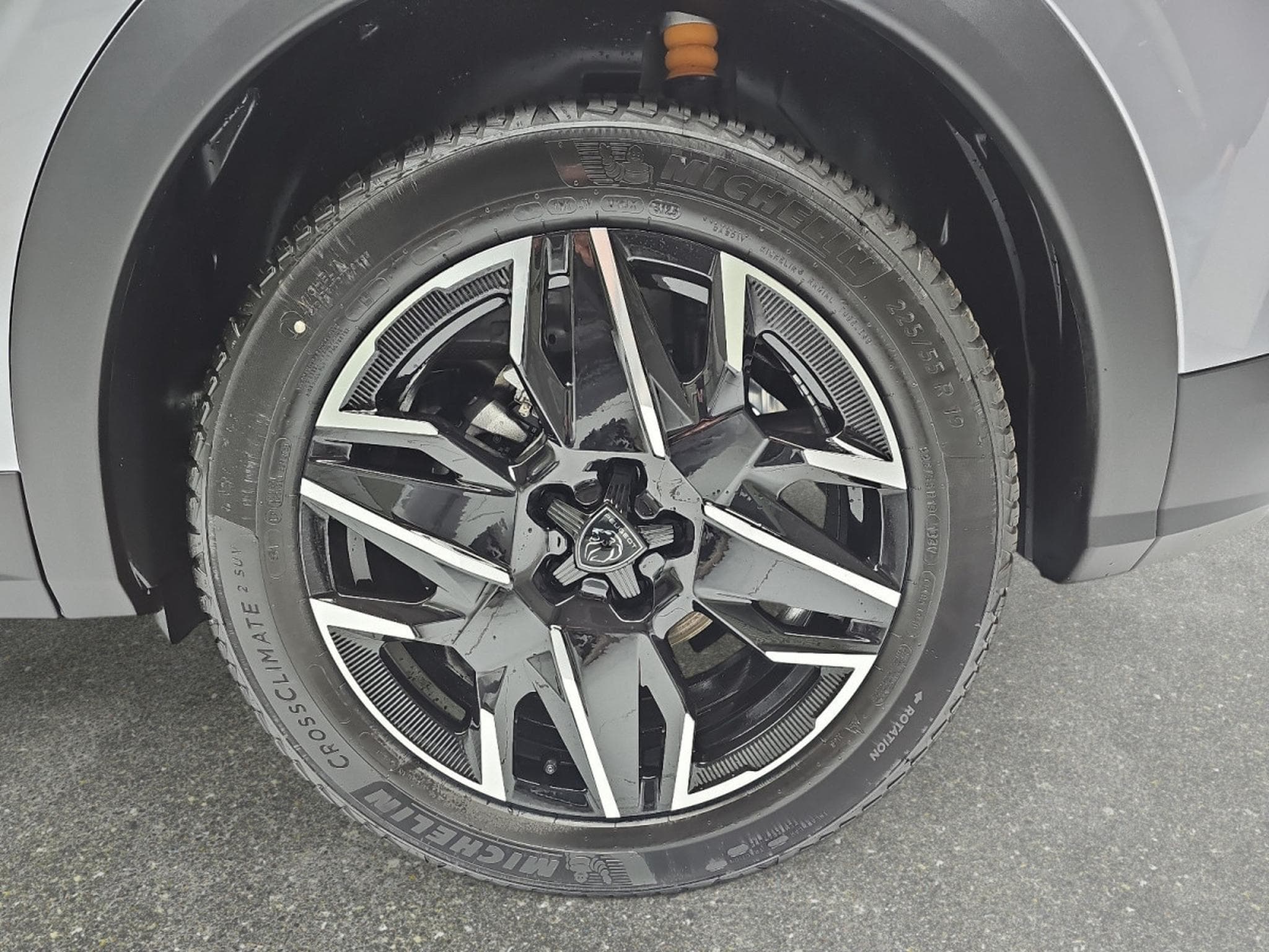 Peugeot 3008 1.2 Hybrid 145 E-DSC6 GT (2025) - Photo 6