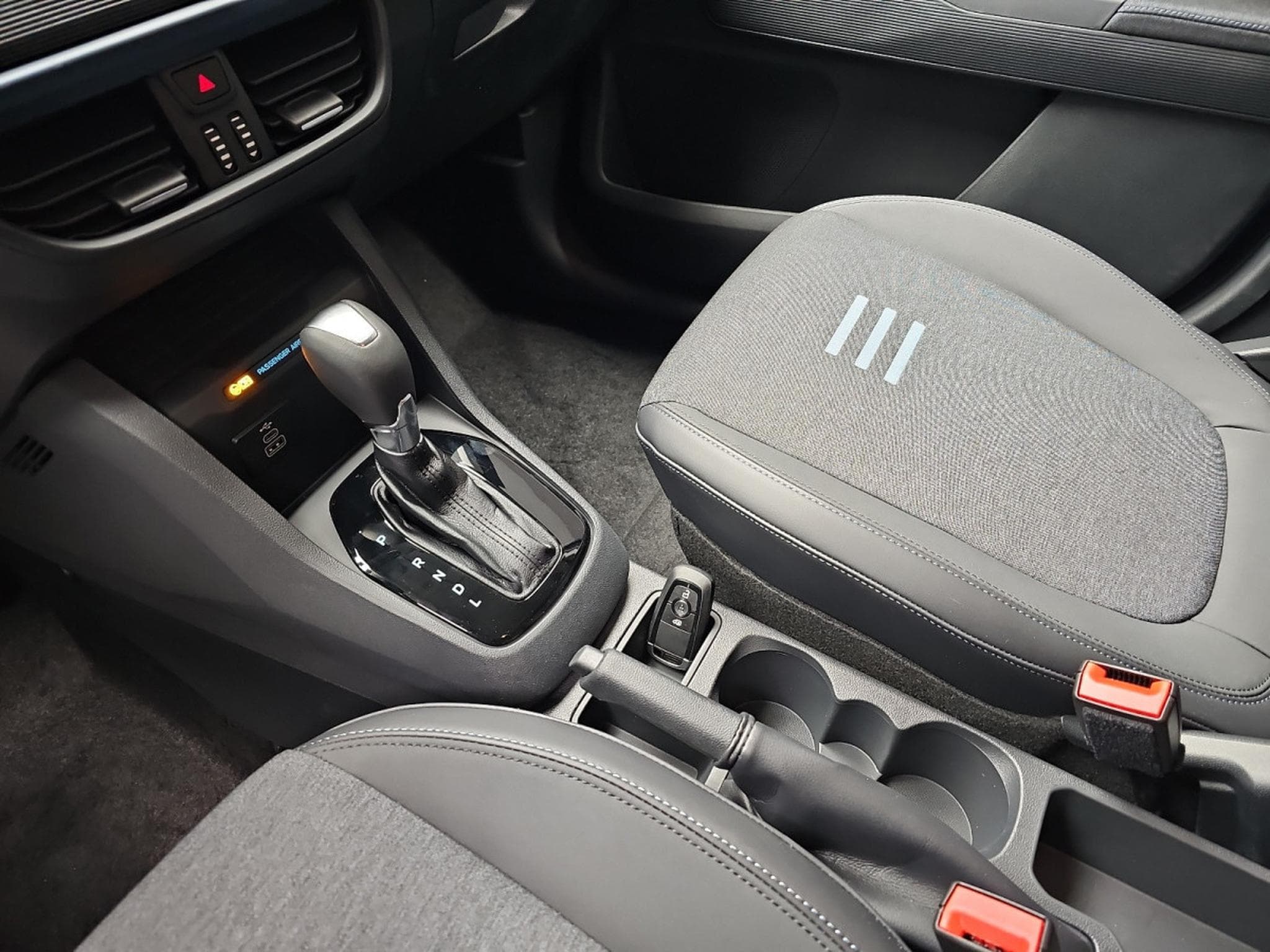 Ford Tourneo 1.0i Ecoboost 126 Active Automatik (2026) - Photo 11