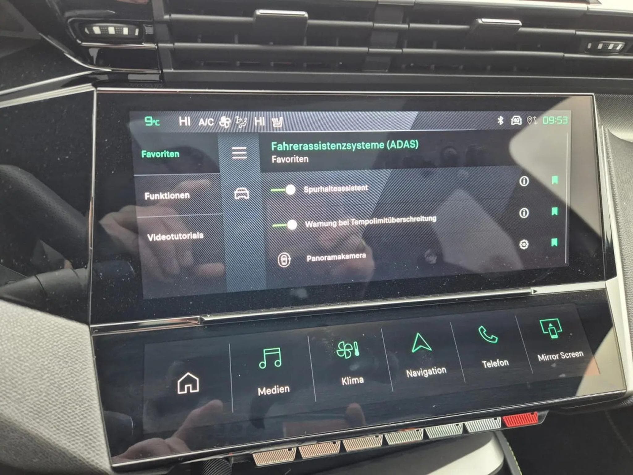 Peugeot 308 1.2 Hybrid e-DSC6 145 GT Exclusive (2026) - Photo 21