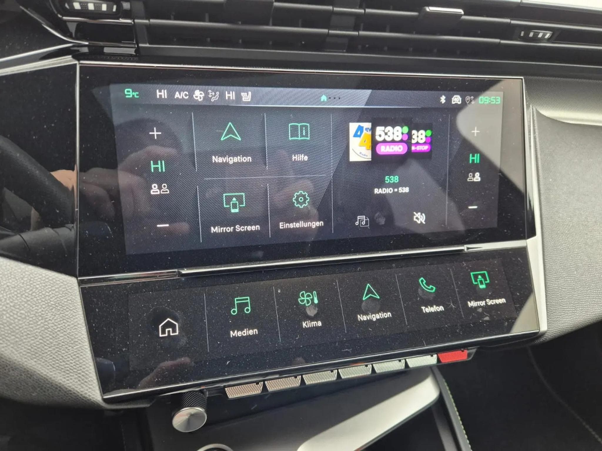 Peugeot 308 1.2 Hybrid e-DSC6 145 GT Exclusive (2026) - Photo 23