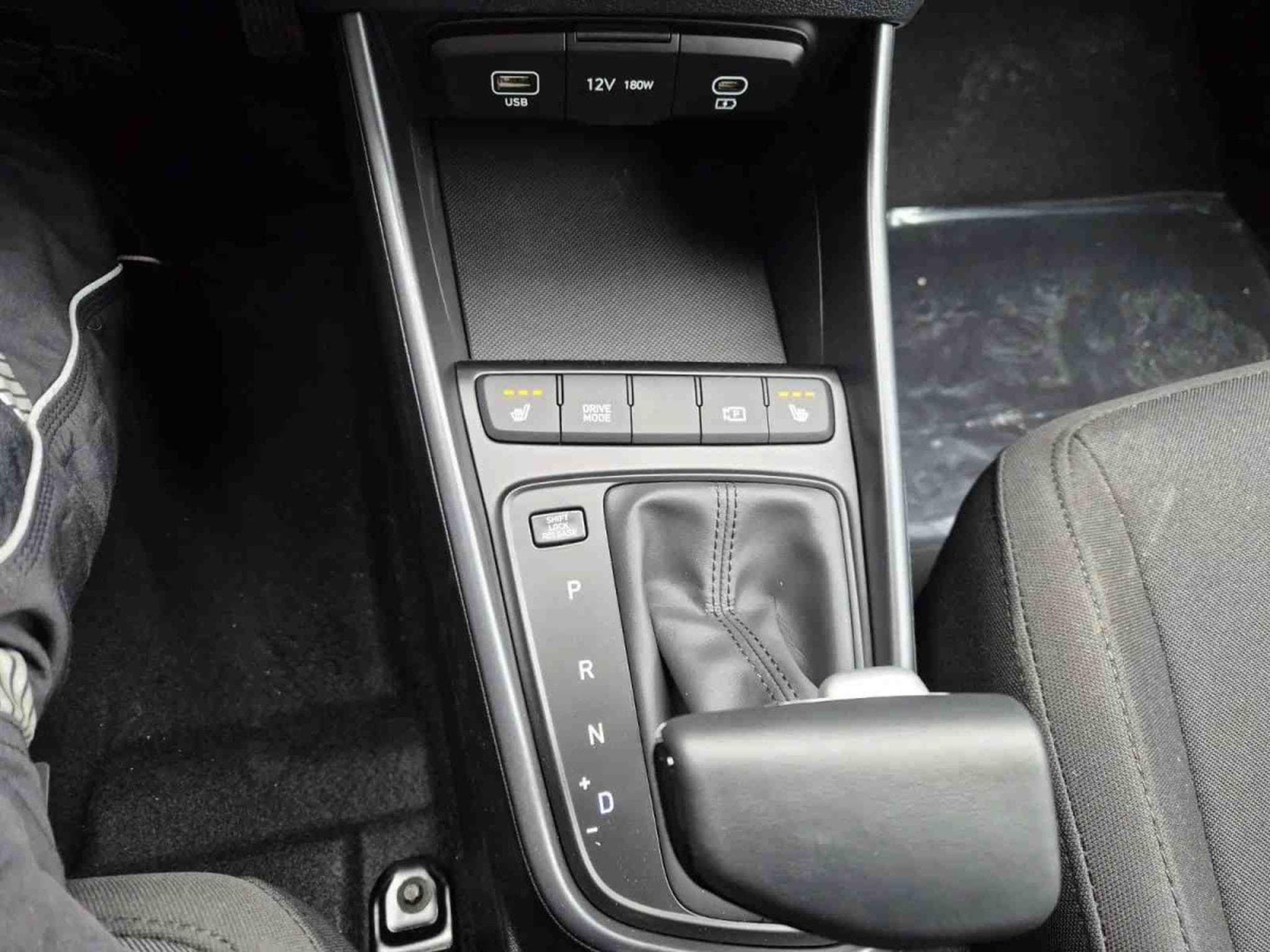 Hyundai i20 1.0T-GDI 90 AT Trend (2026) - Photo 18