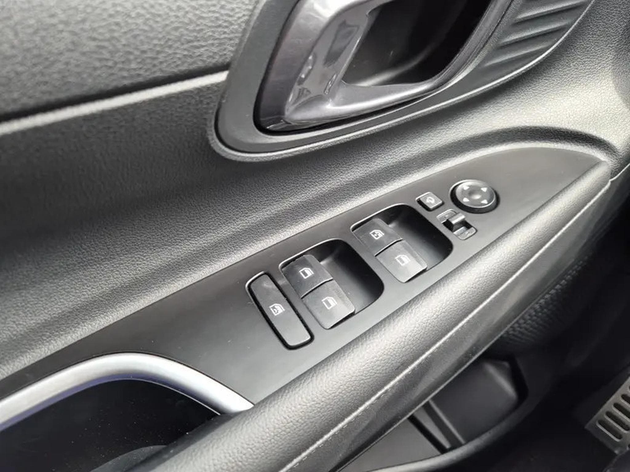 Hyundai Bayon 1.0T-GDI 90 AT Trend (2026) - Photo 20