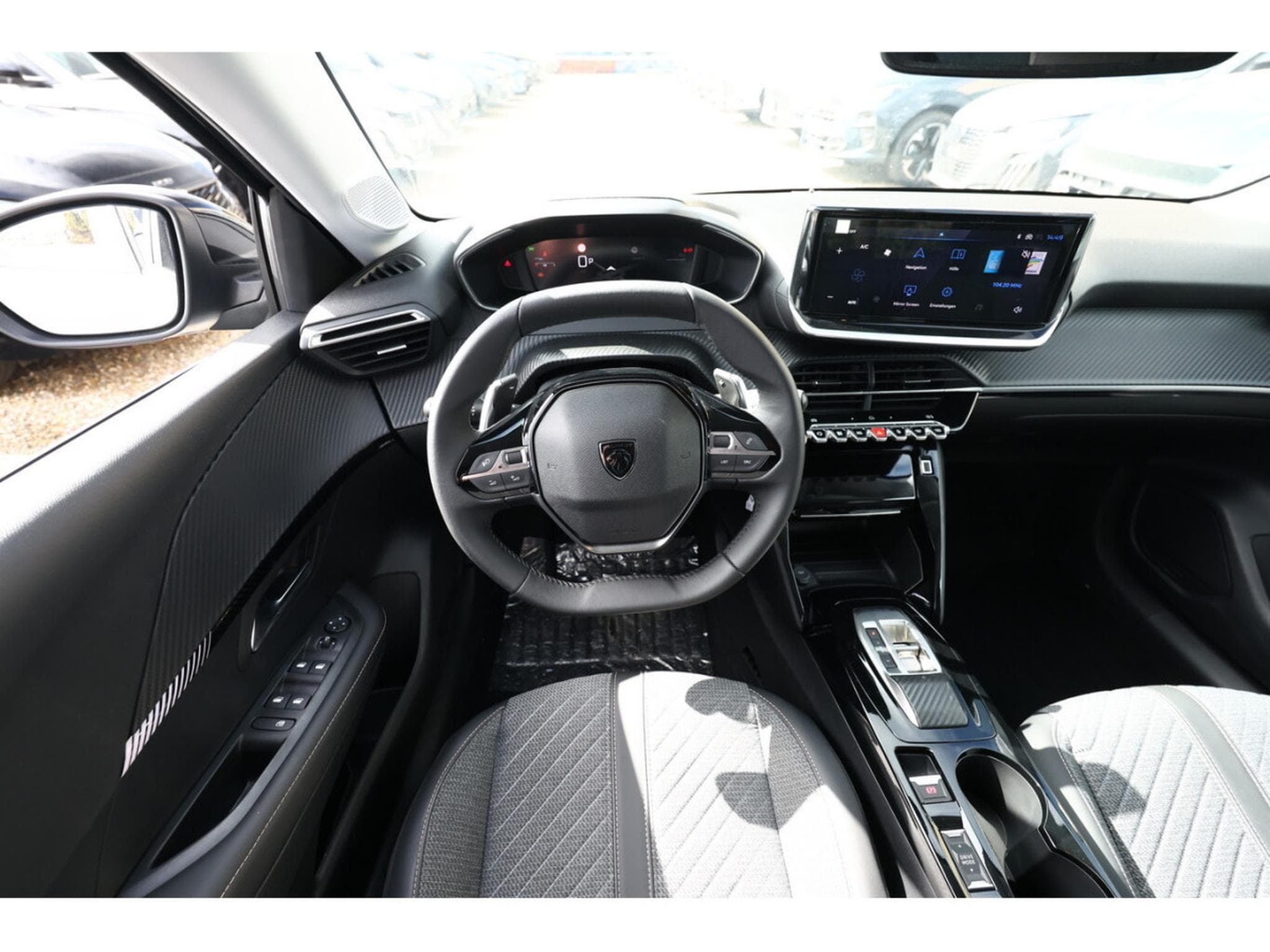 Peugeot 208 1.2 Hybrid e-DSC6 110 Allure (2025) - Photo 7