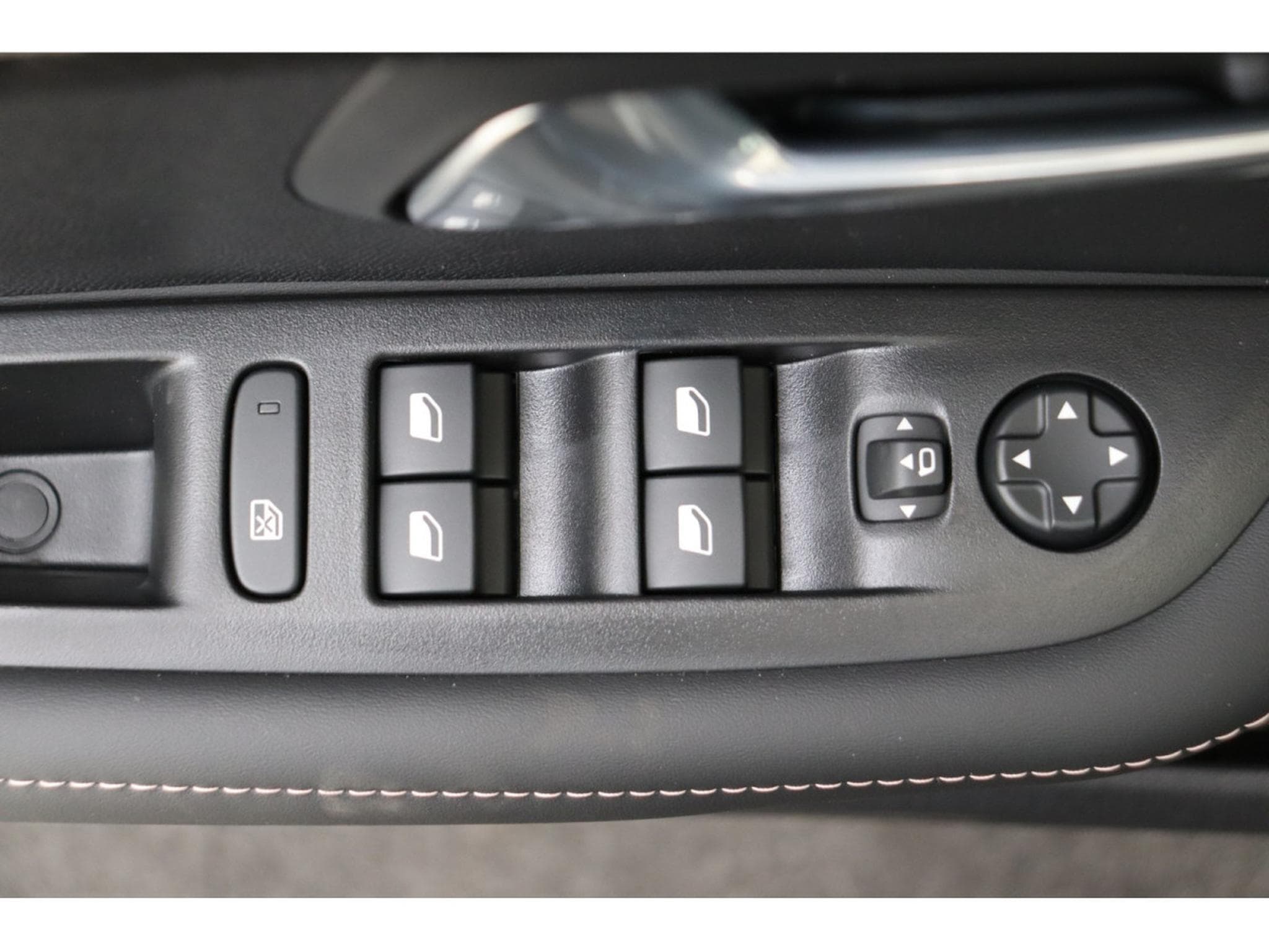 Peugeot 208 1.2 PureTech 100 Envy (2026) - Photo 13