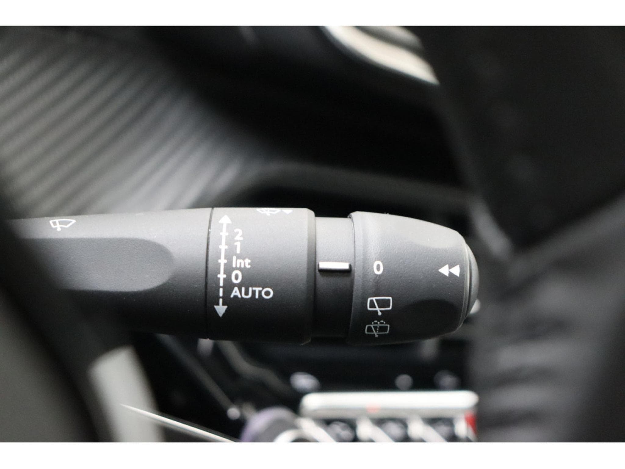 Peugeot 208 1.2 PureTech 100 Envy (2026) - Photo 17