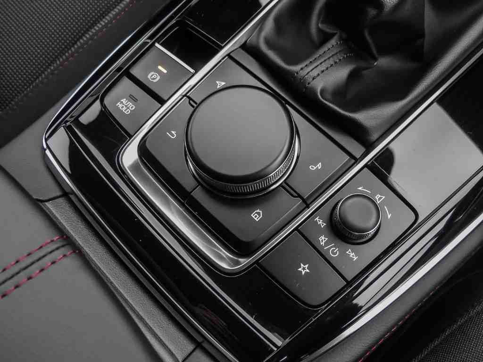 Mazda CX-30 2.5 E-Skyactiv  G 140 Homura (2026) - Photo 13