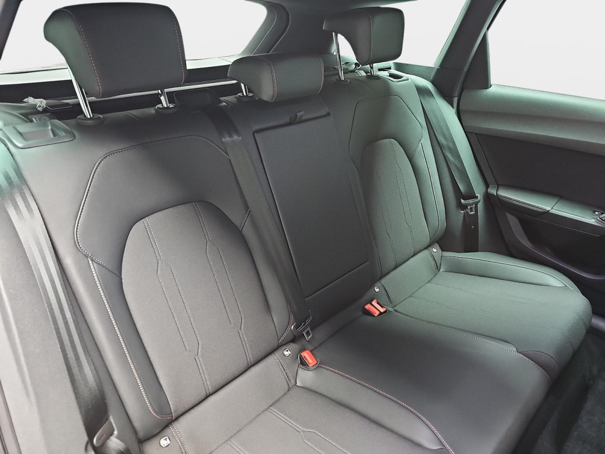 Cupra Leon 1.5 eTSi DSG 150 Kombi (2025) - Photo 12