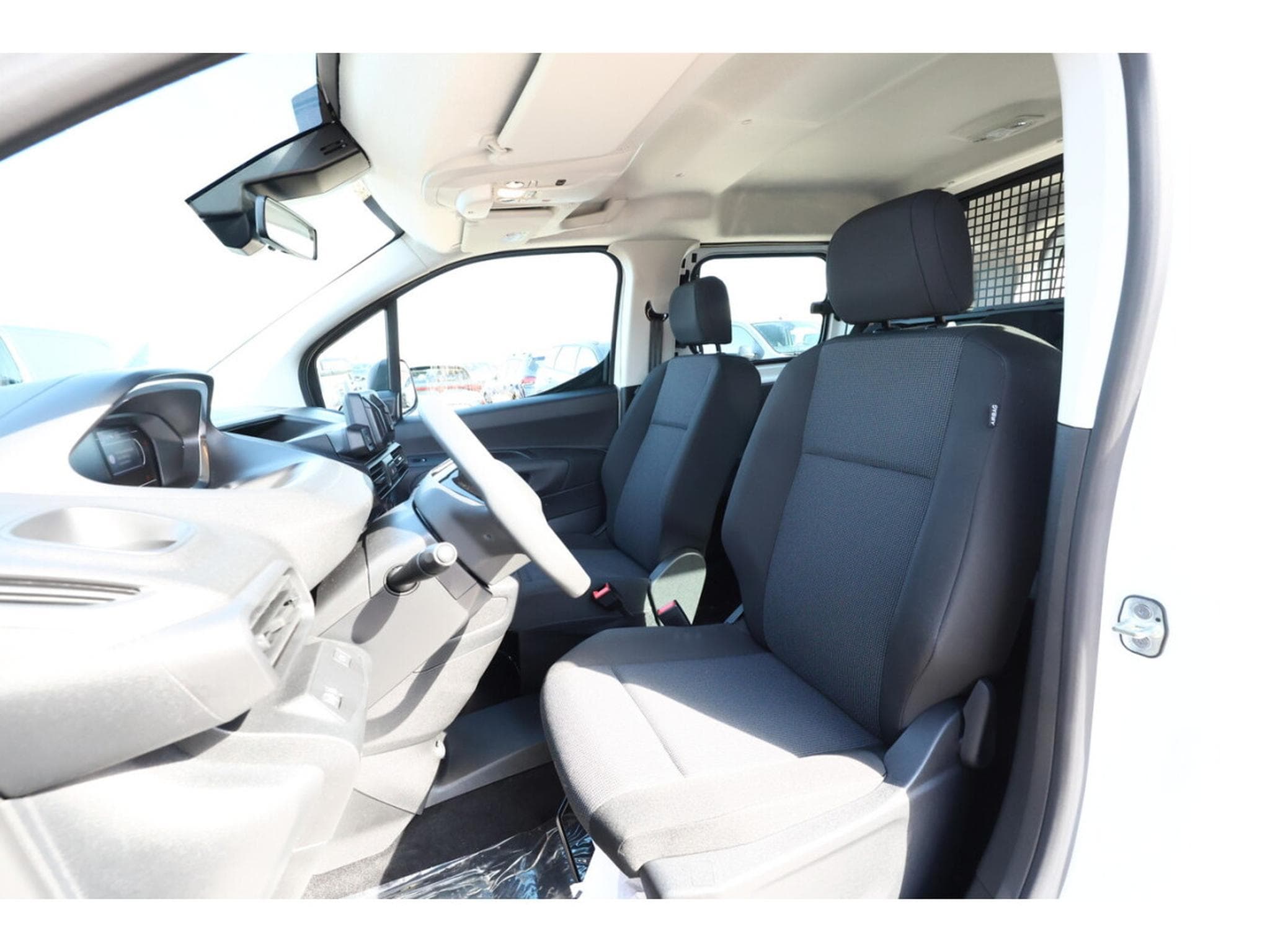 Peugeot Rifter 1.5 BlueHDI 102 N1 (2026) - Photo 6