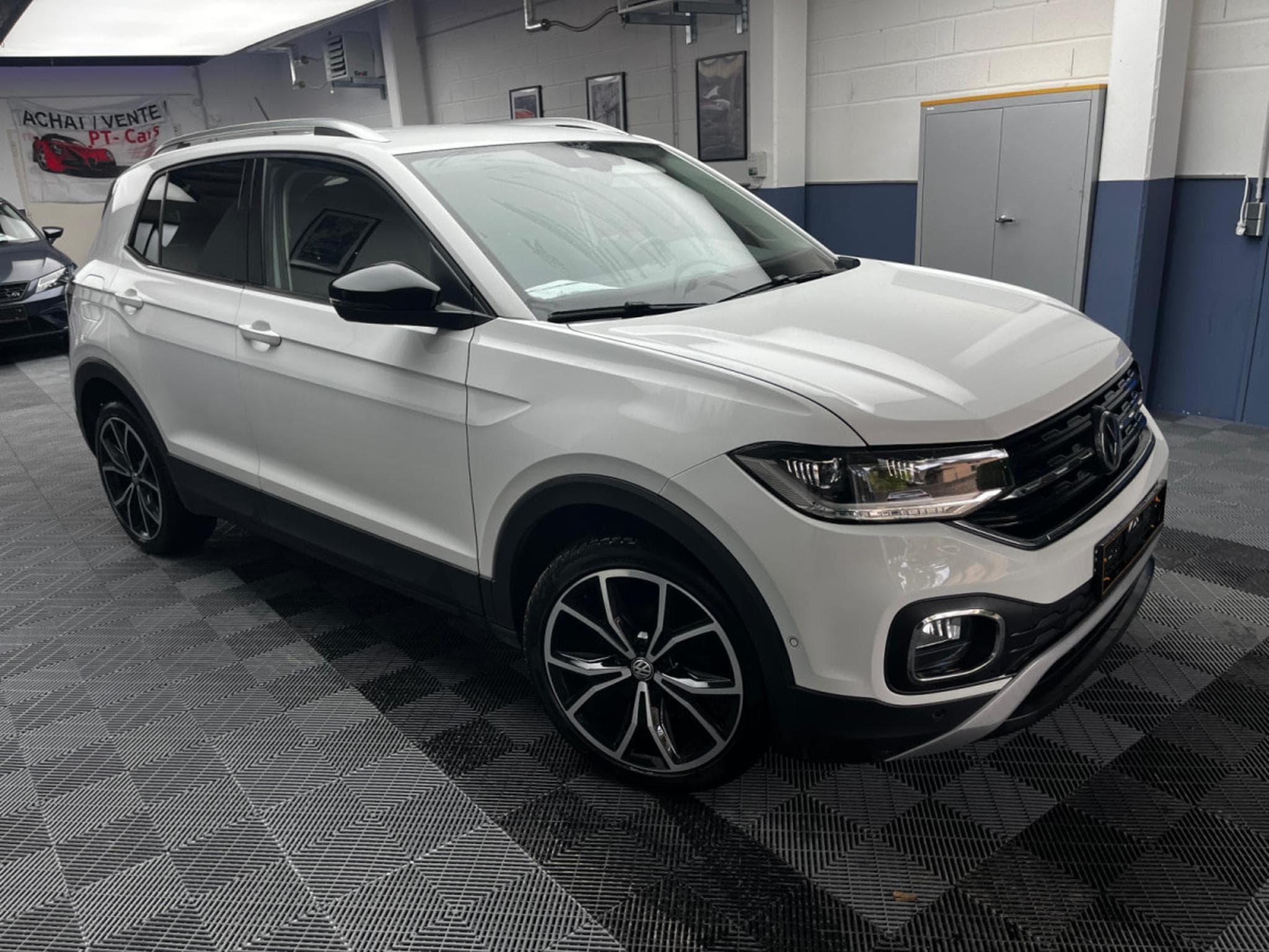 VW T-Cross 1.0 essence 116 DSG (2020) - Photo 2