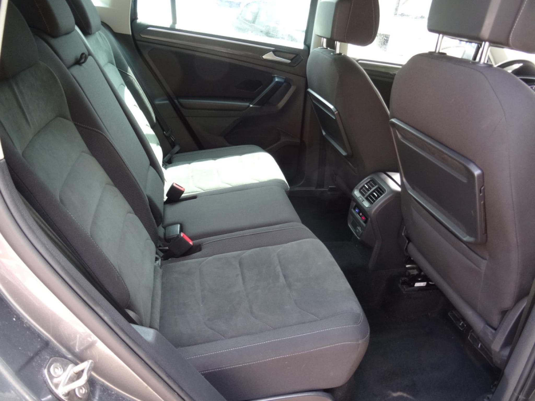 VW Tiguan 2.0 TSI DSG 4MOTION HIGHLINE (2018) - Photo 11