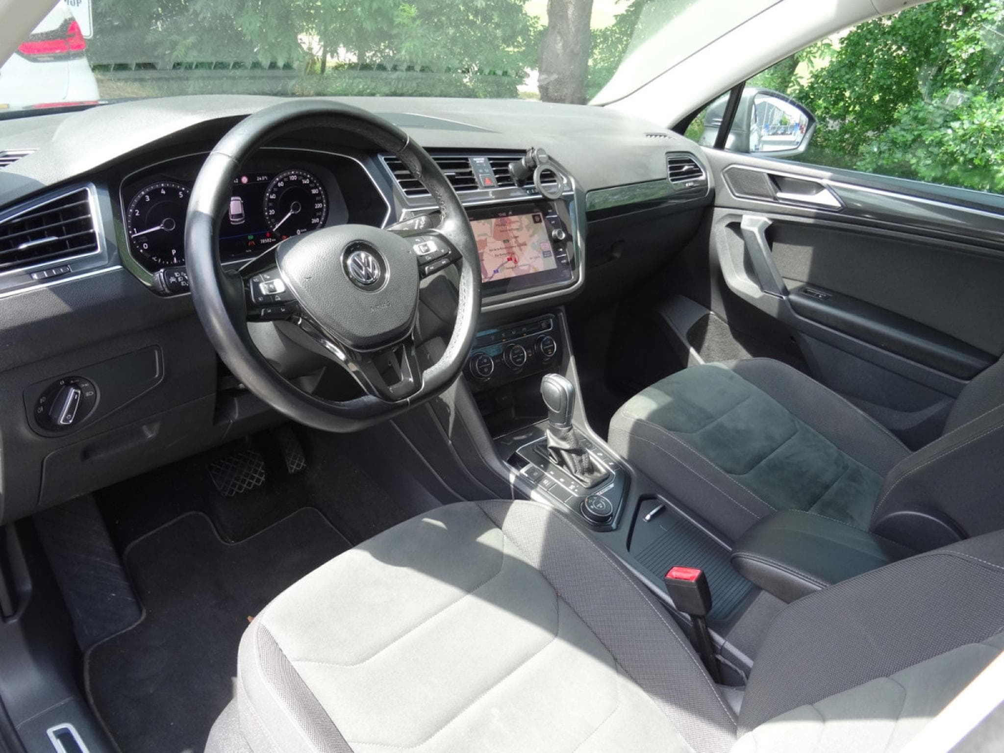 VW Tiguan 2.0 TSI DSG 4MOTION HIGHLINE (2018) - Photo 12