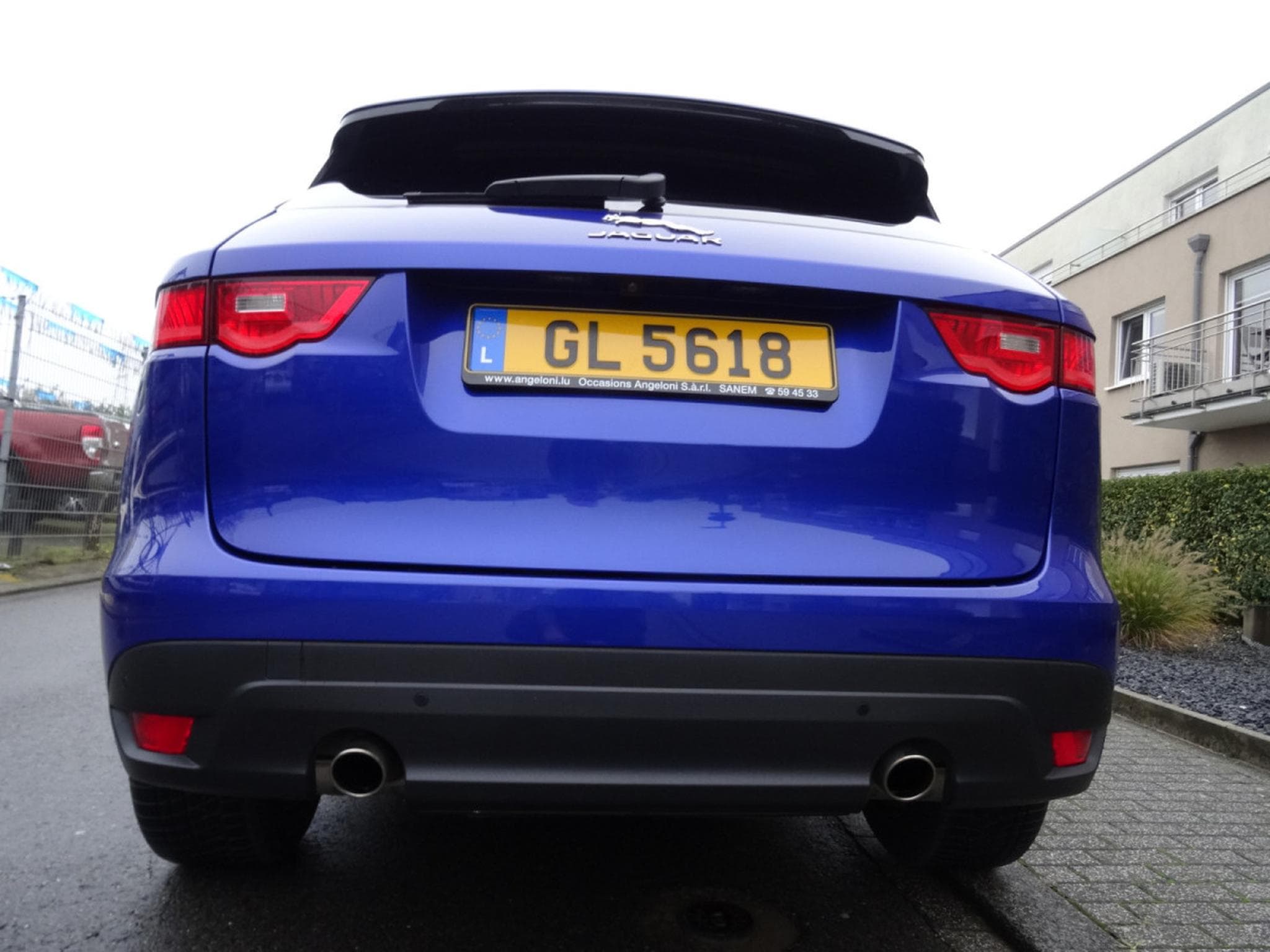 Jaguar F-Pace 2.0 d R-Sport 241CV (2020) - Photo 3