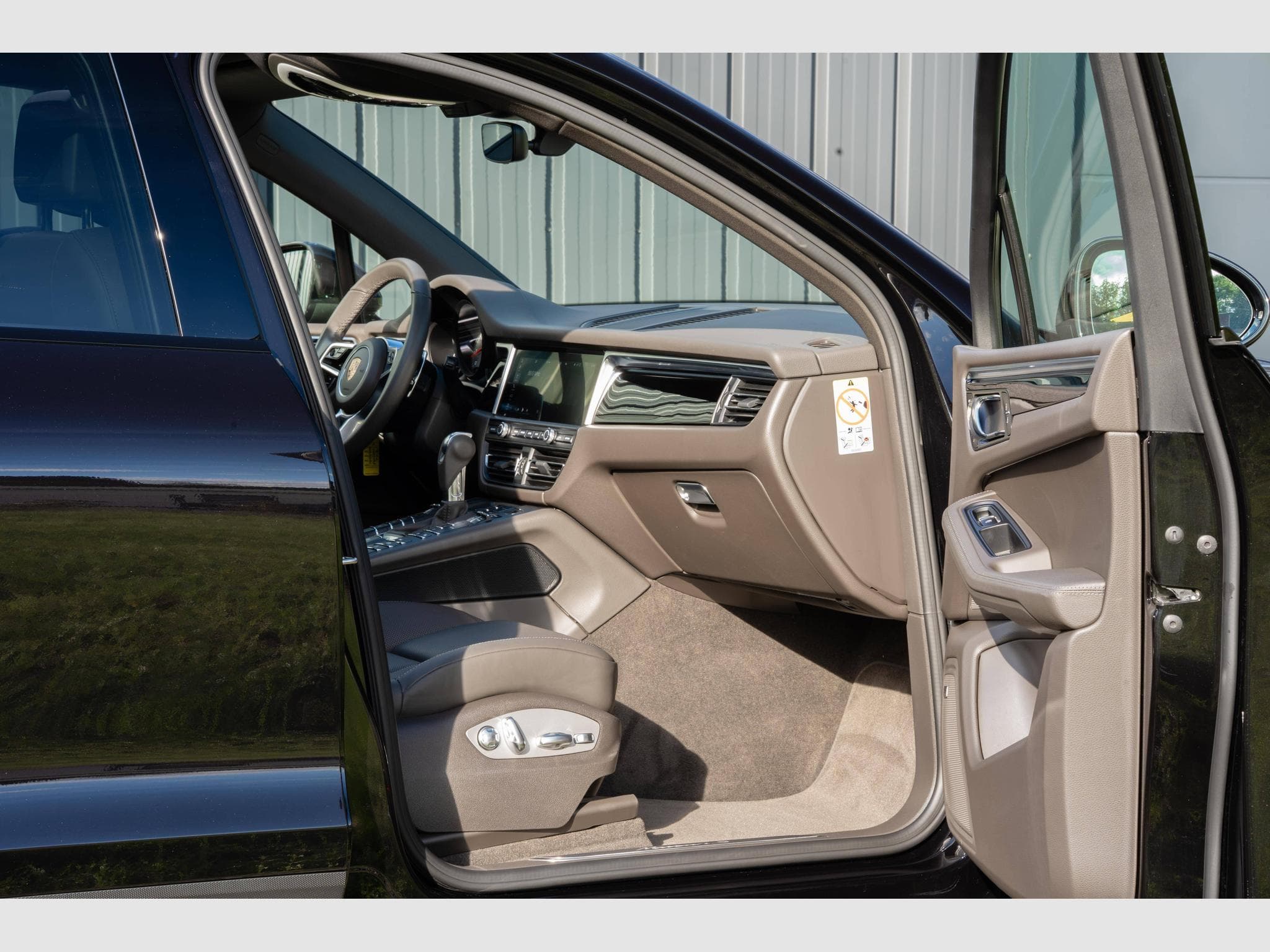 Porsche Macan S 3.0 V6 354ch – 1ère Main, Très Belle Configuration, Malus (2019) - Photo 26